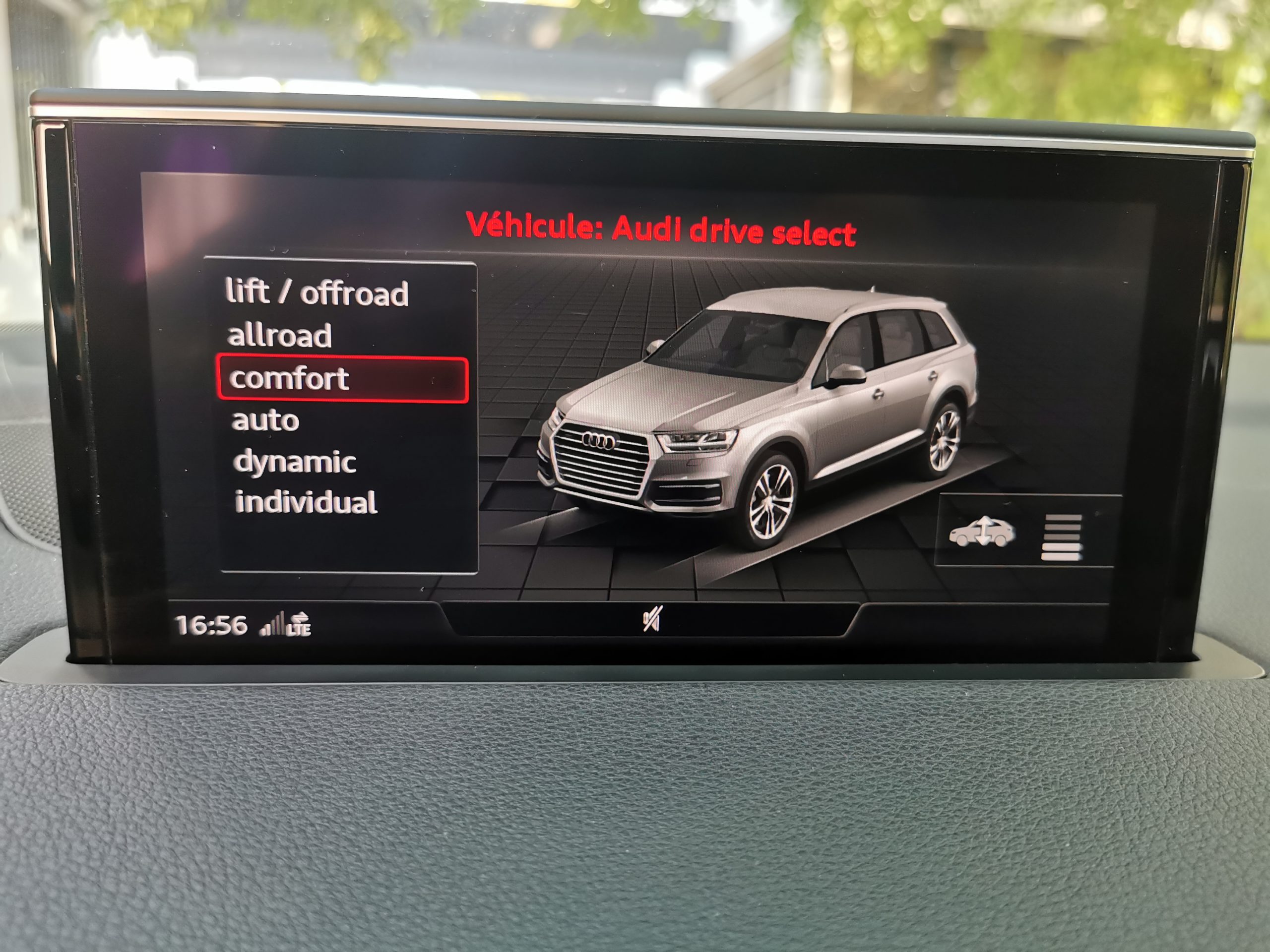 AUDI Q7 3.0L TDI 231CH QUATTRO S-LINE S-TRONIC