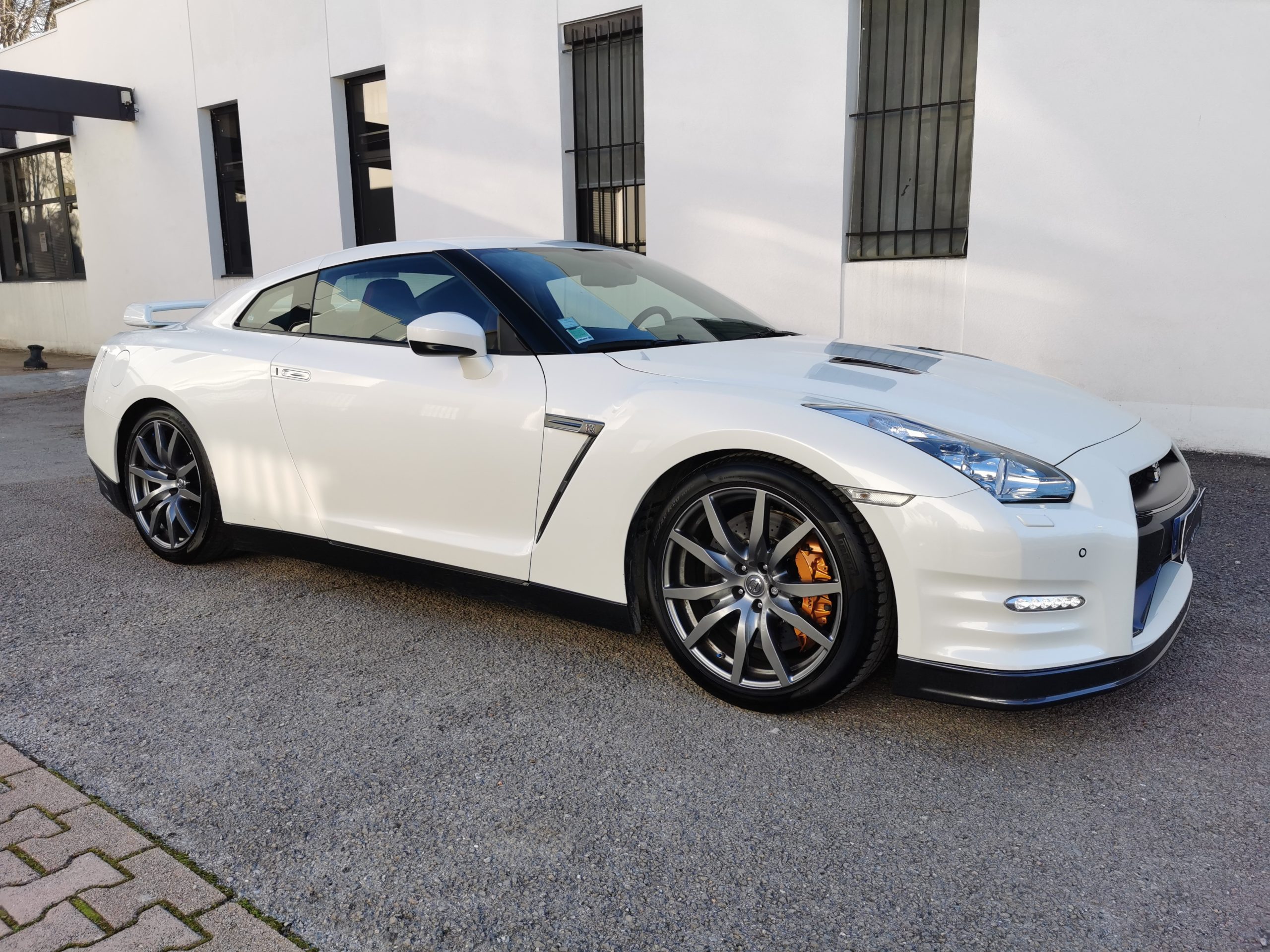 NISSAN GT-R 3.8L V6 610CH BLACK EDITION