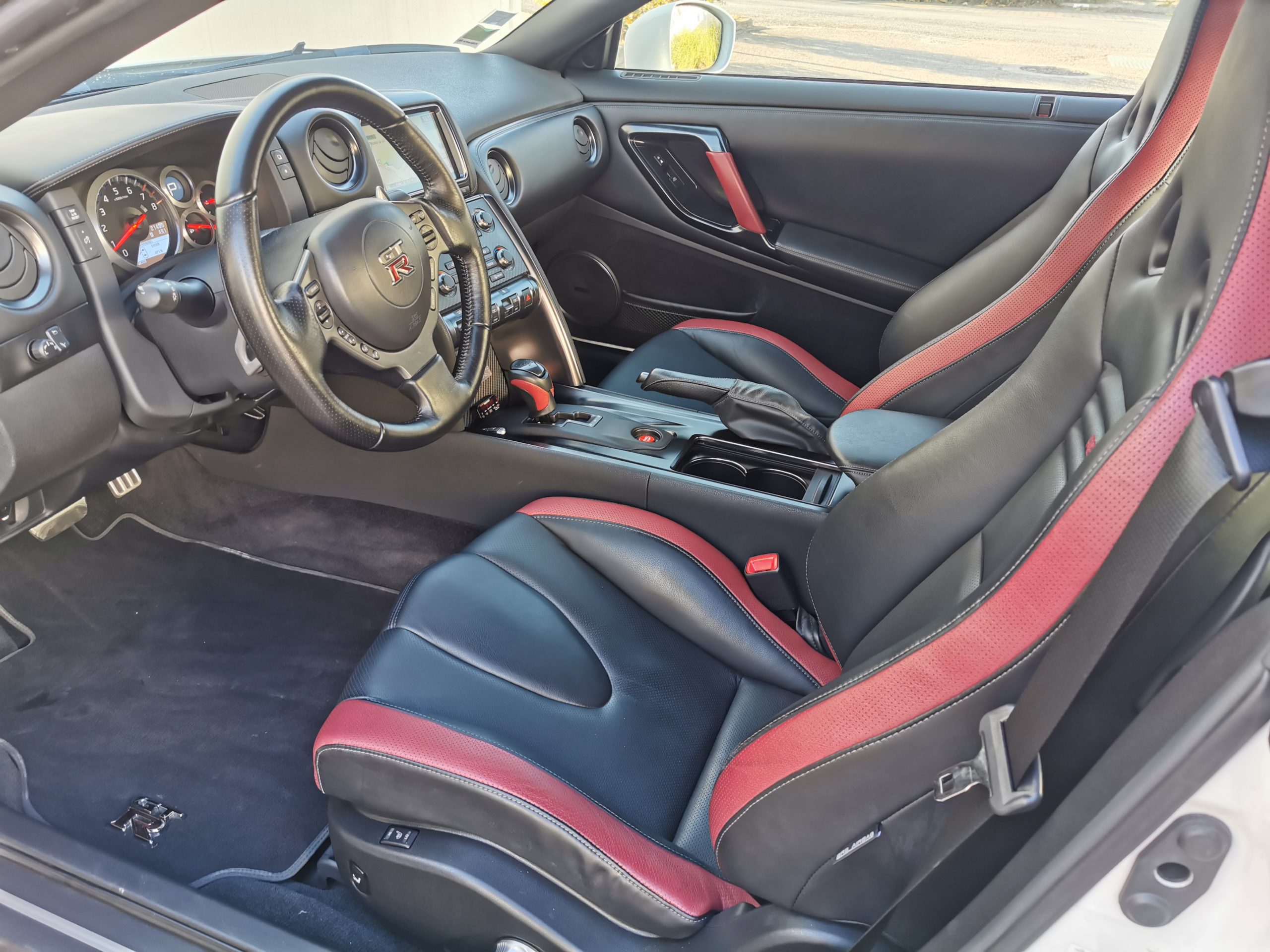 NISSAN GT-R 3.8L V6 610CH BLACK EDITION
