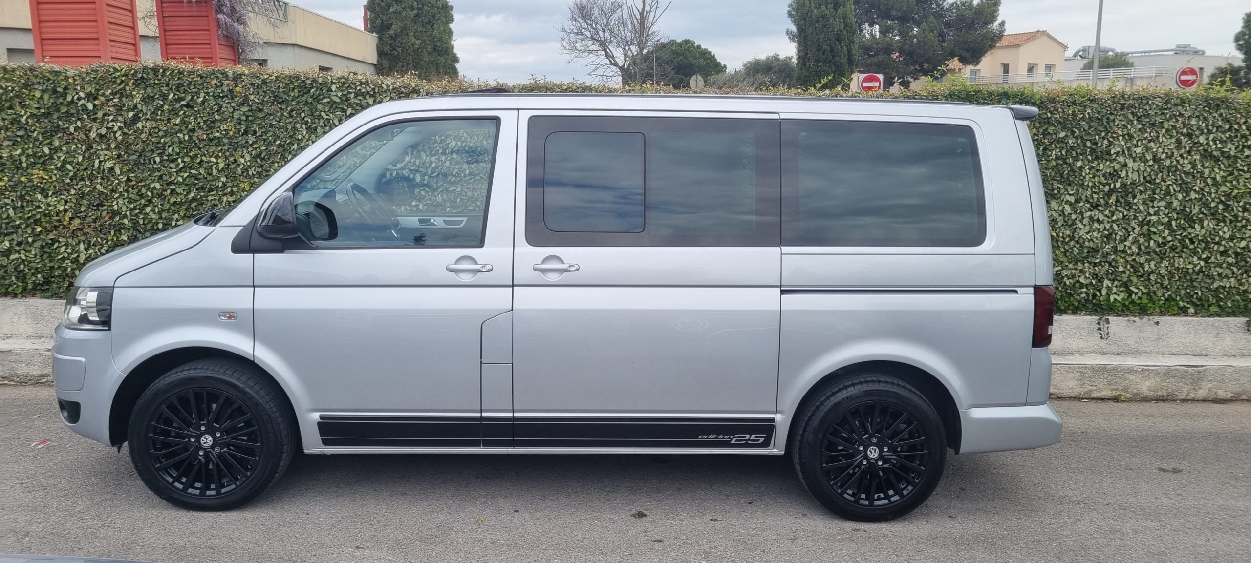 VOLKSWAGEN MULTIVAN 7 PLACES LOOK EDITION 25