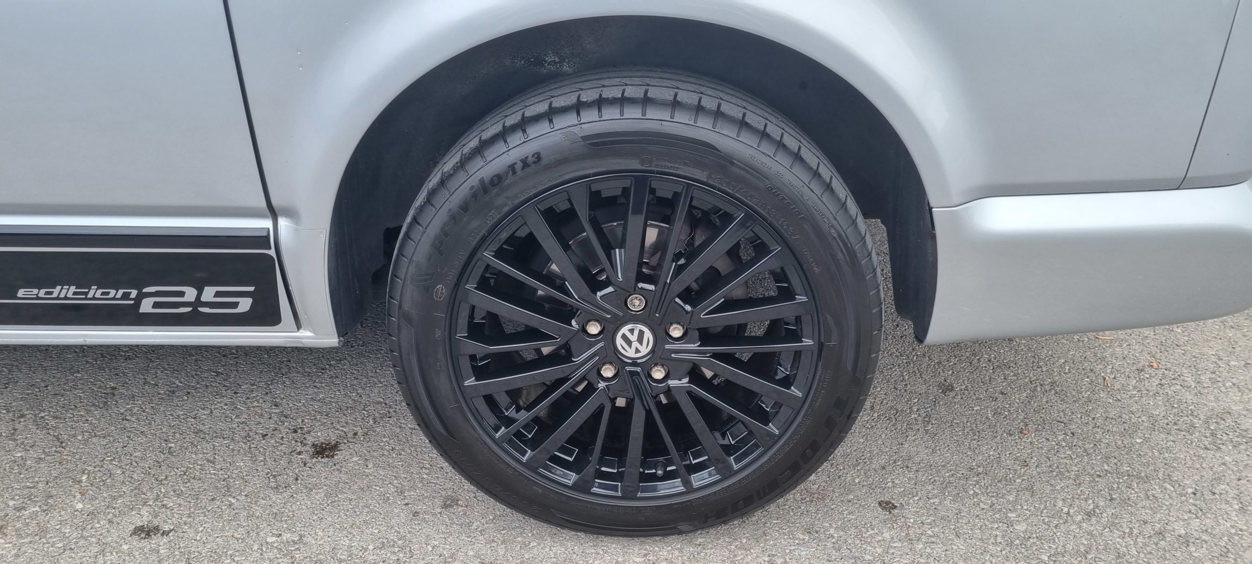 VOLKSWAGEN MULTIVAN 7 PLACES LOOK EDITION 25