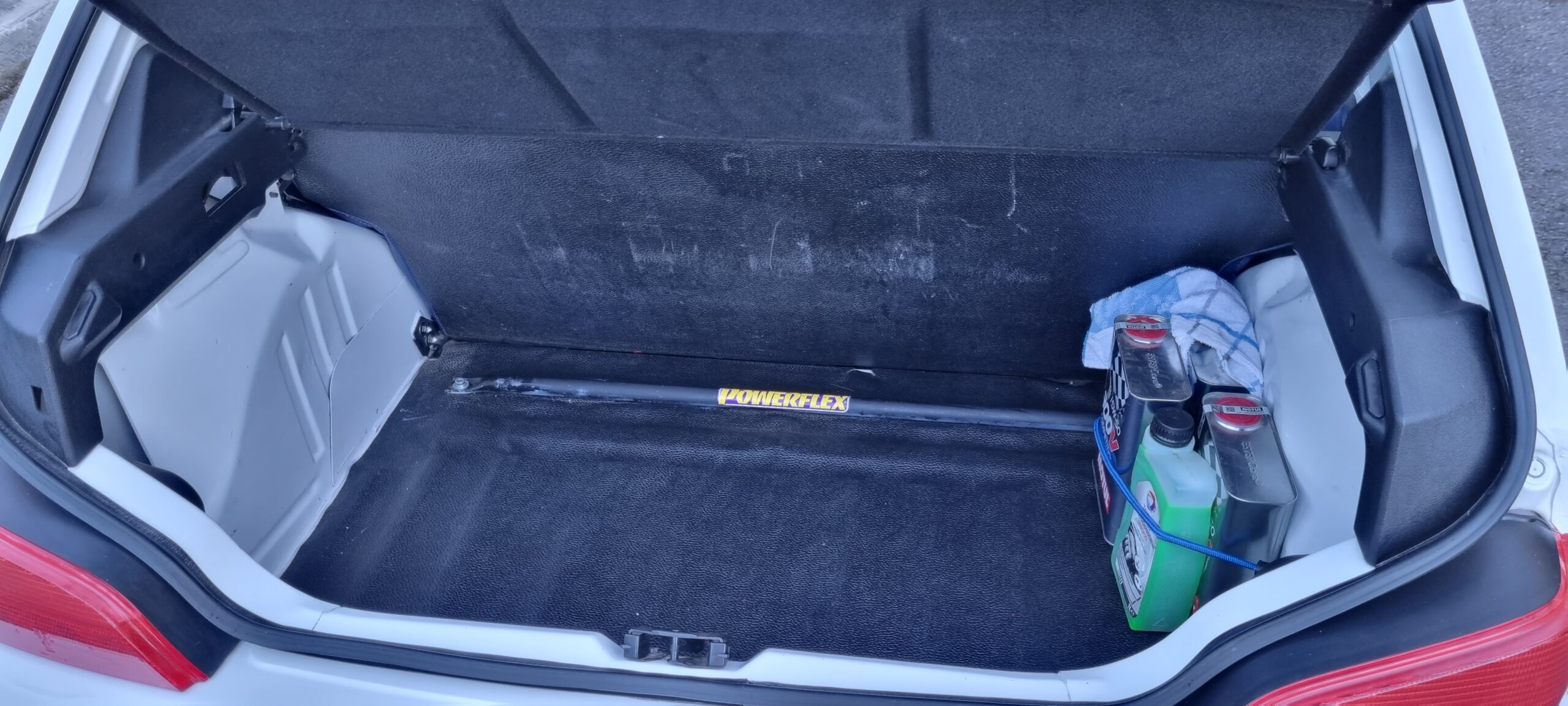 PEUGEOT 106 RALLYE “Version Light”