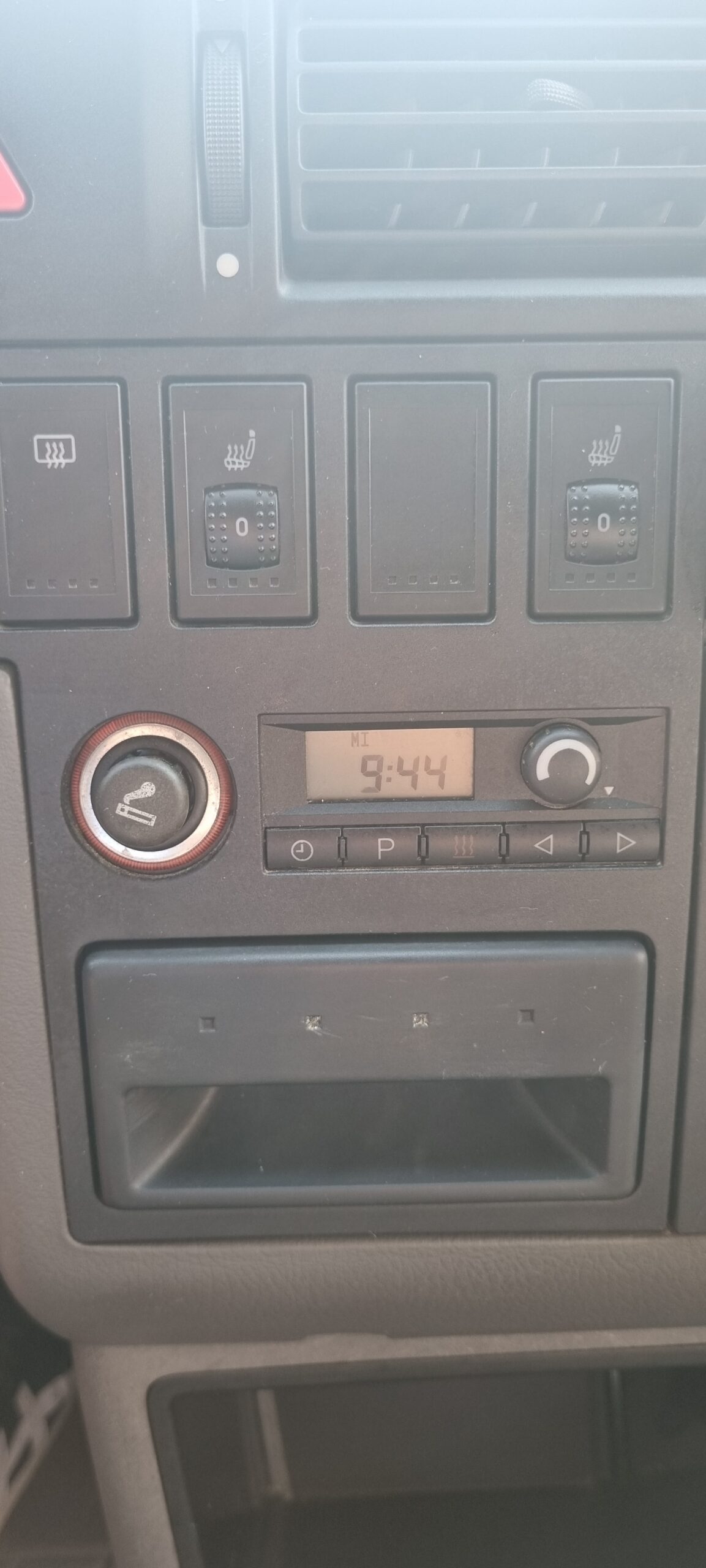 VOLKSWAGEN MULTIVAN WESTFALIA 2.5L TDI 102 CH (5 cylindres)