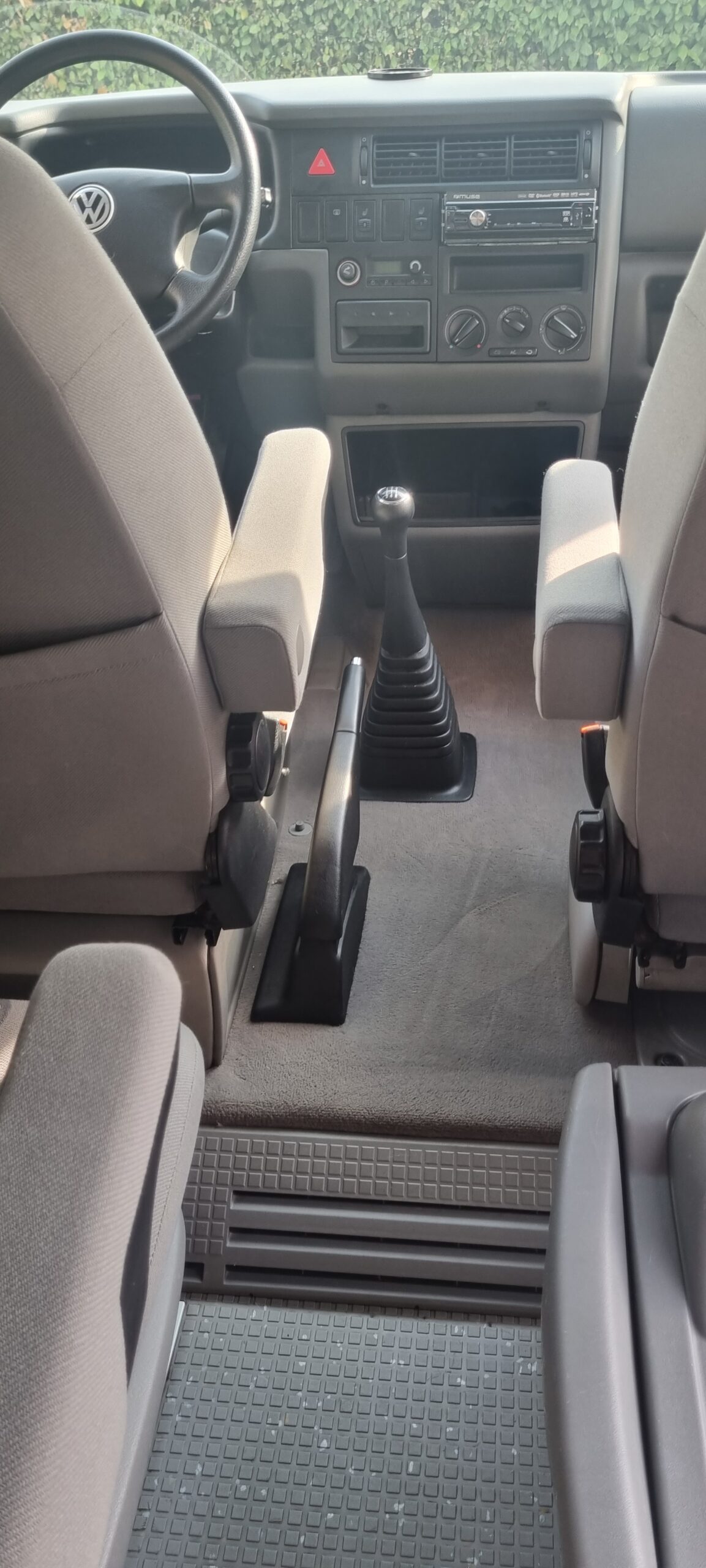 VOLKSWAGEN MULTIVAN WESTFALIA 2.5L TDI 102 CH (5 cylindres)