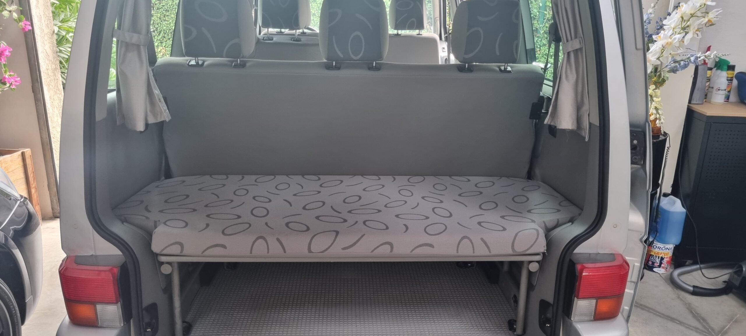 VOLKSWAGEN MULTIVAN WESTFALIA 2.5L TDI 102 CH (5 cylindres)