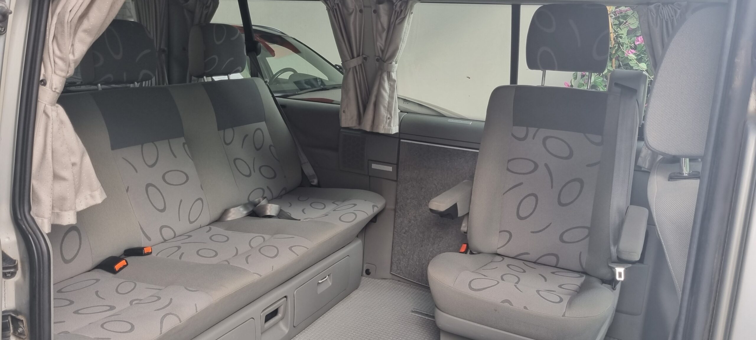 VOLKSWAGEN MULTIVAN WESTFALIA 2.5L TDI 102 CH (5 cylindres)