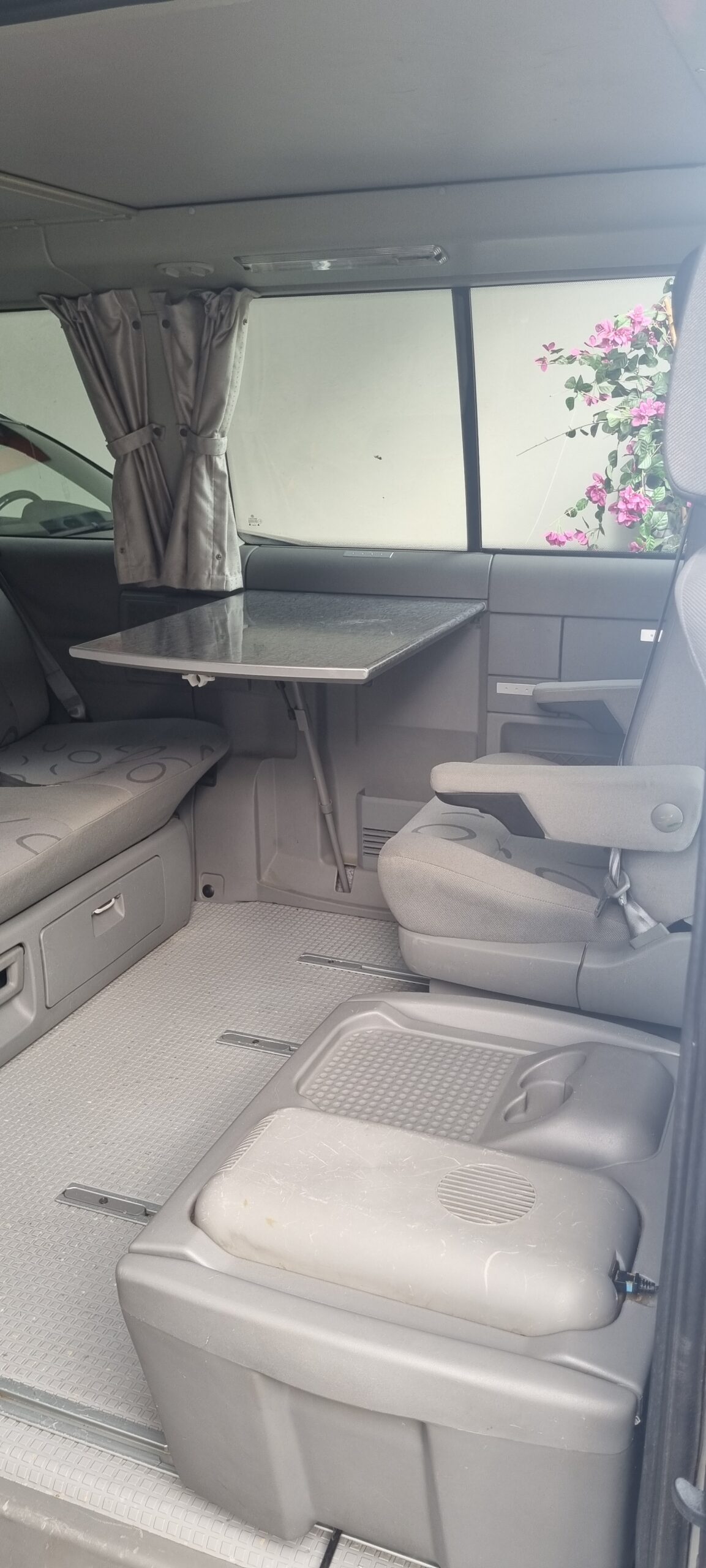 VOLKSWAGEN MULTIVAN WESTFALIA 2.5L TDI 102 CH (5 cylindres)