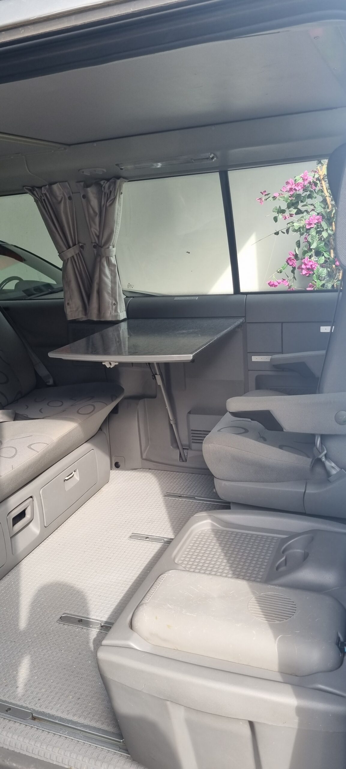 VOLKSWAGEN MULTIVAN WESTFALIA 2.5L TDI 102 CH (5 cylindres)