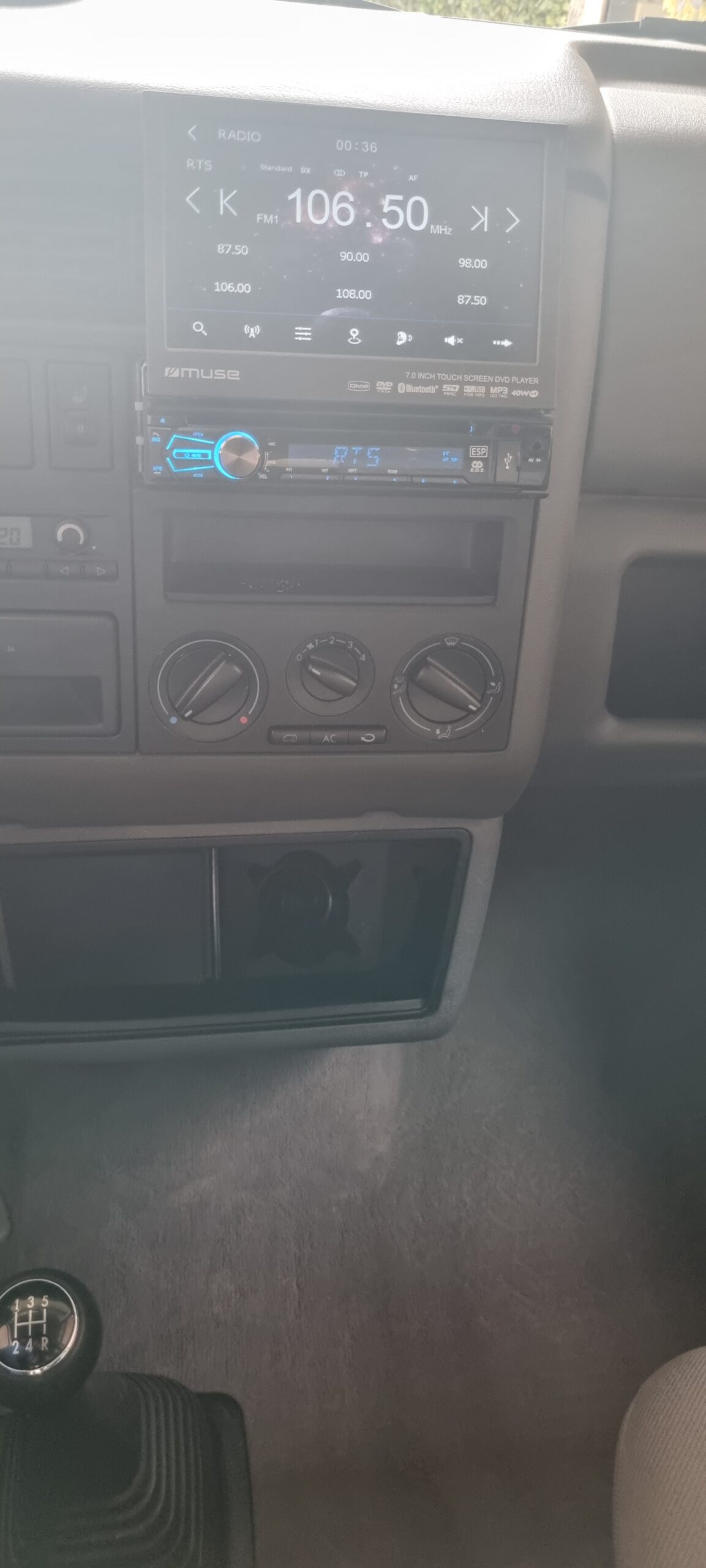 VOLKSWAGEN MULTIVAN WESTFALIA 2.5L TDI 102 CH (5 cylindres)