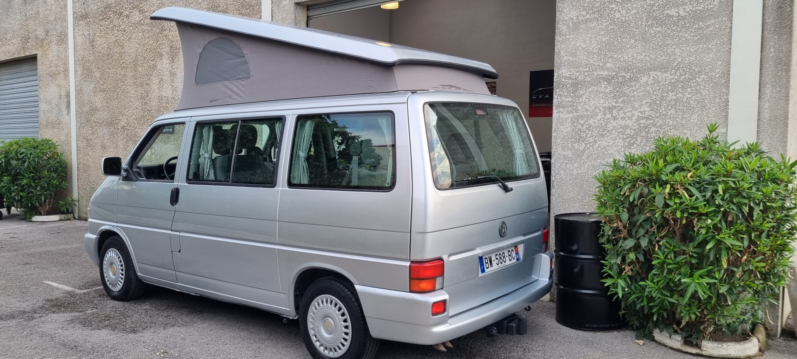 VOLKSWAGEN MULTIVAN WESTFALIA 2.5L TDI 102 CH (5 cylindres)