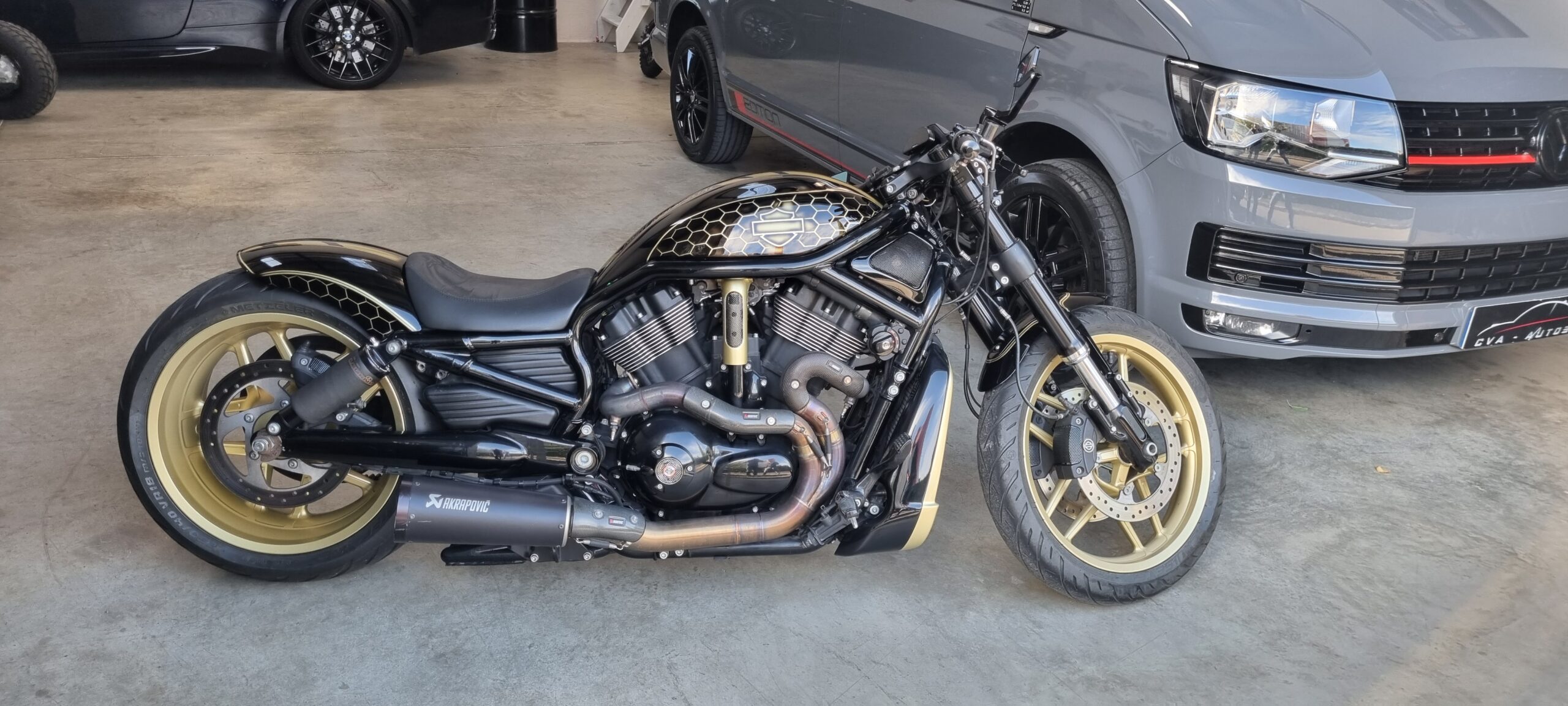 HARLEY DAVIDSON NIGHT ROD (Préparation Unique)