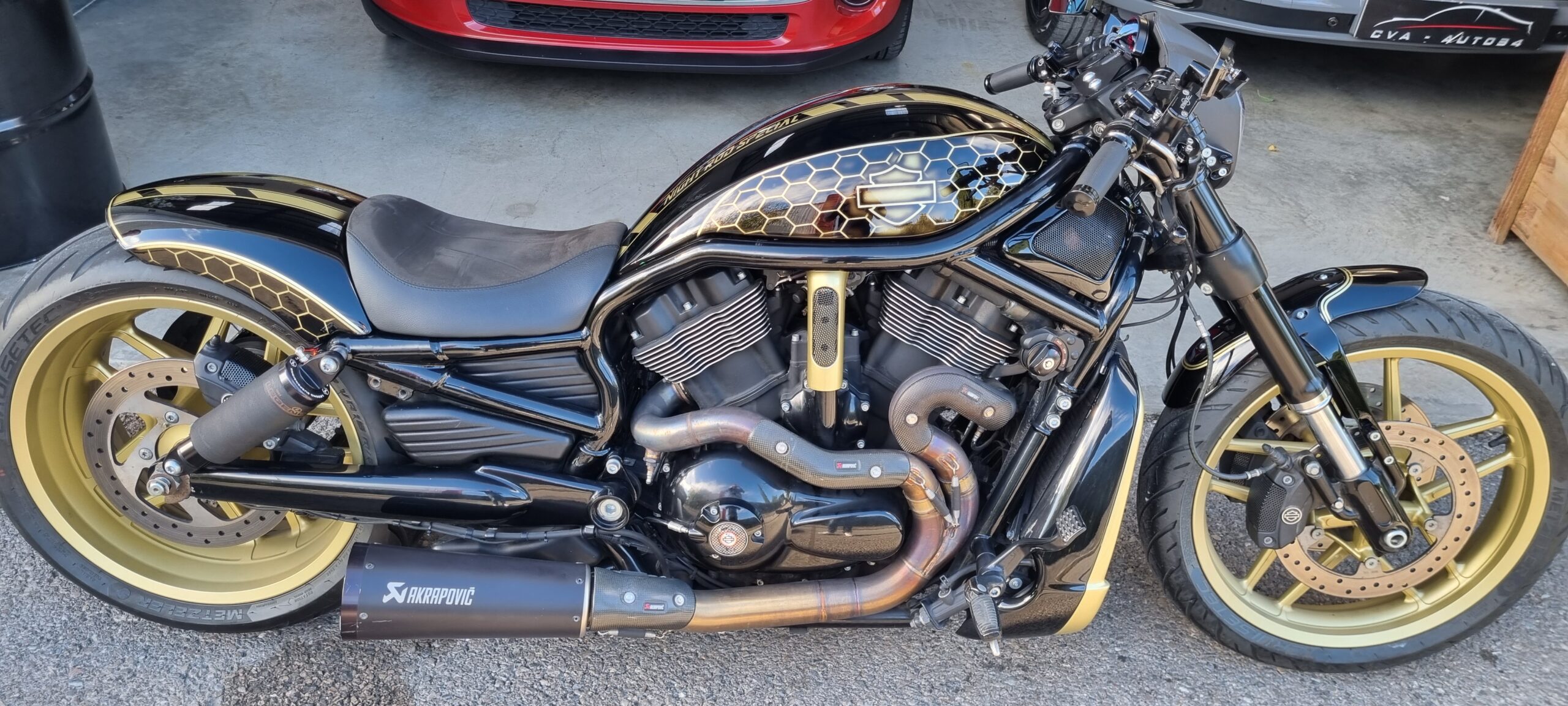 HARLEY DAVIDSON NIGHT ROD (Préparation Unique)