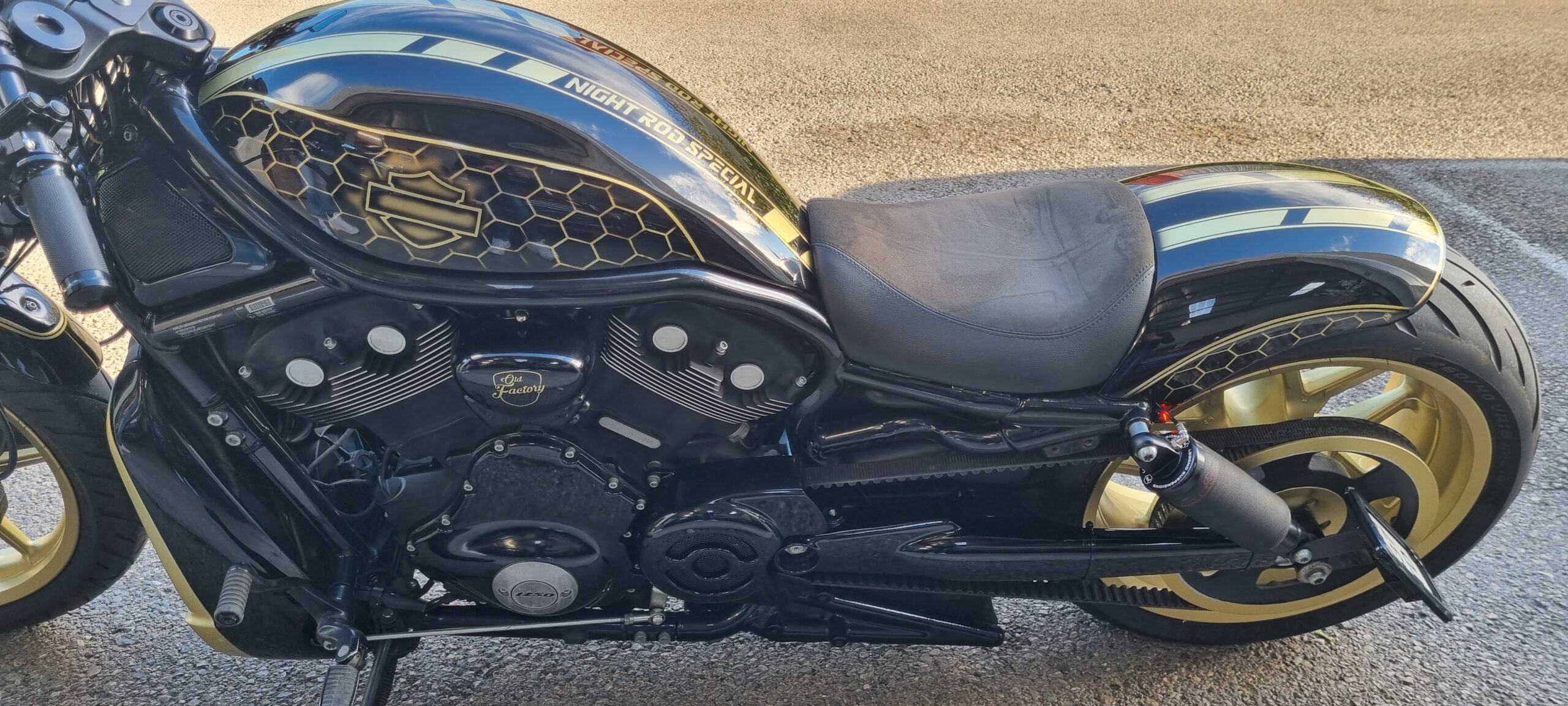 HARLEY DAVIDSON NIGHT ROD (Préparation Unique)