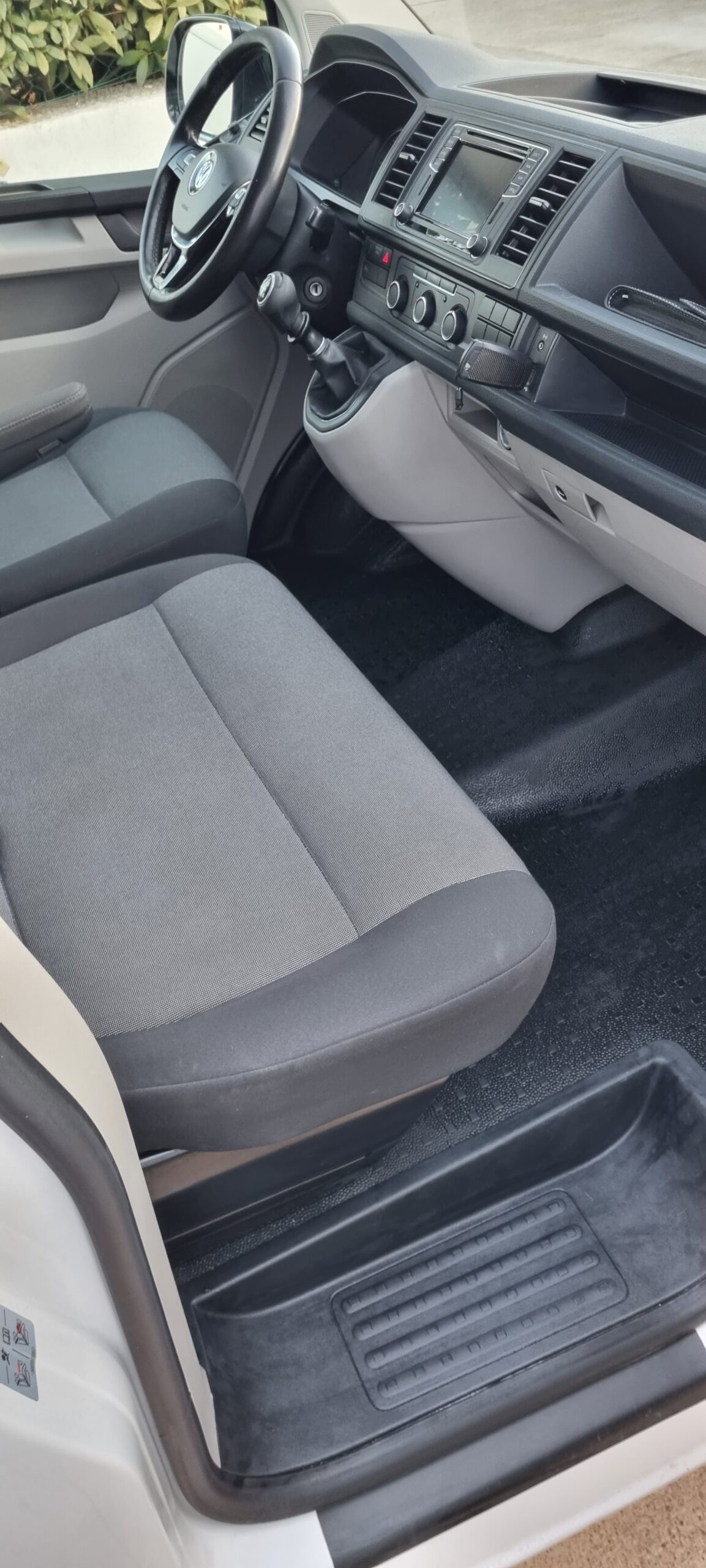 VOLKSWAGEN TRANSPORTER T6 2.0L TDI 150 CH LOOK EDITION T6.1