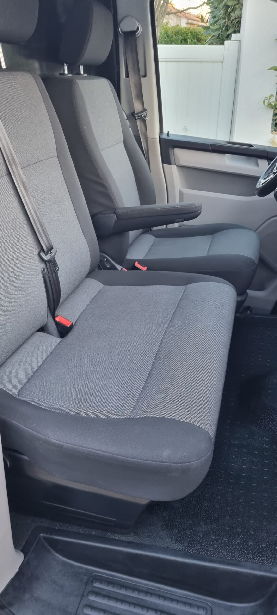 VOLKSWAGEN TRANSPORTER T6 2.0L TDI 150 CH LOOK EDITION T6.1