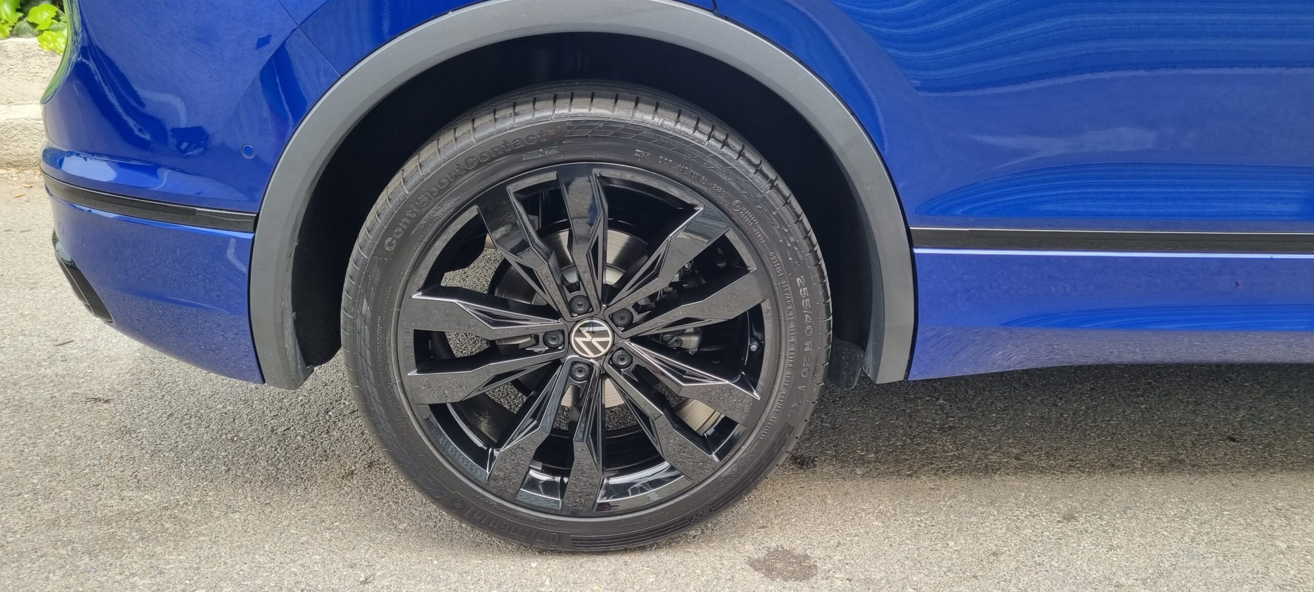 VOLKSWAGEN TIGUAN 2.0L TDI 200CH EXCLUSIVE R-LINE