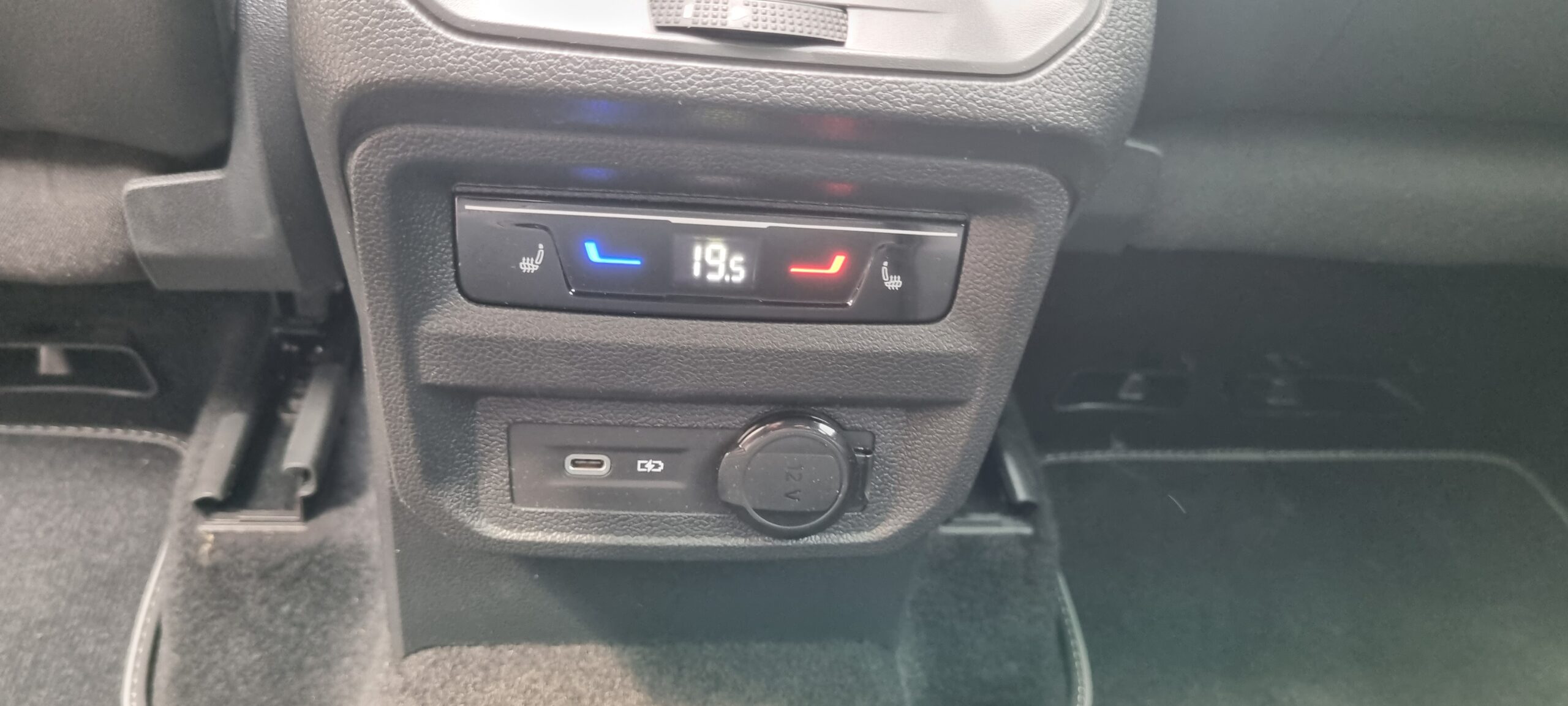 VOLKSWAGEN TIGUAN 2.0L TDI 200CH EXCLUSIVE R-LINE