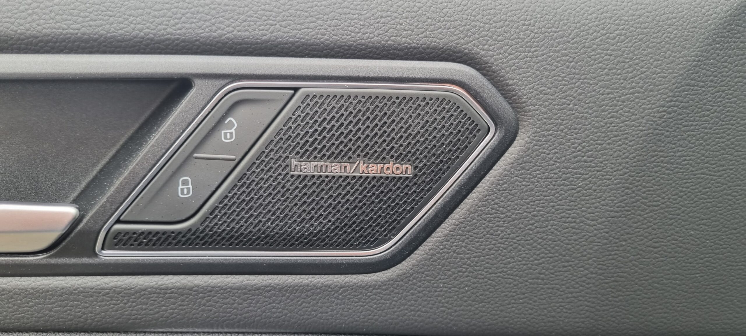 VOLKSWAGEN TIGUAN 2.0L TDI 200CH EXCLUSIVE R-LINE