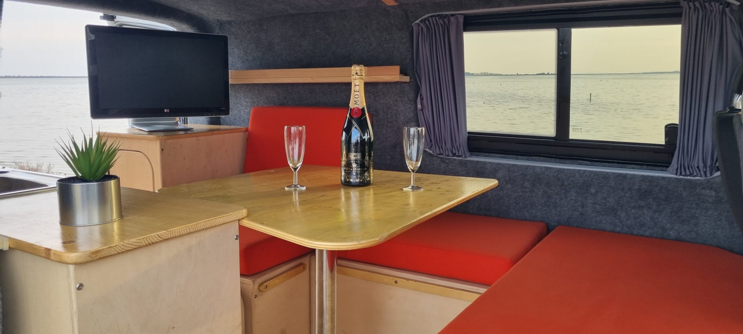 VOLKSWAGEN TRANSPORTER T6 2.0L TDI 150 CH EDITION AVEC AMENAGEMENT “CAMPING”