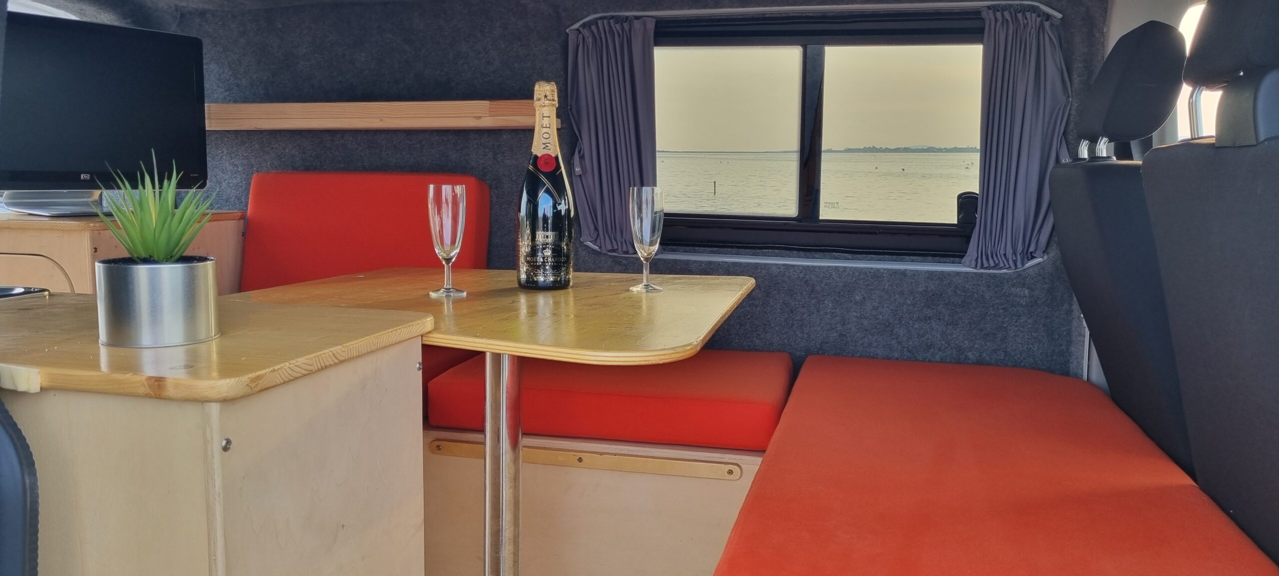 VOLKSWAGEN TRANSPORTER T6 2.0L TDI 150 CH EDITION AVEC AMENAGEMENT “CAMPING”