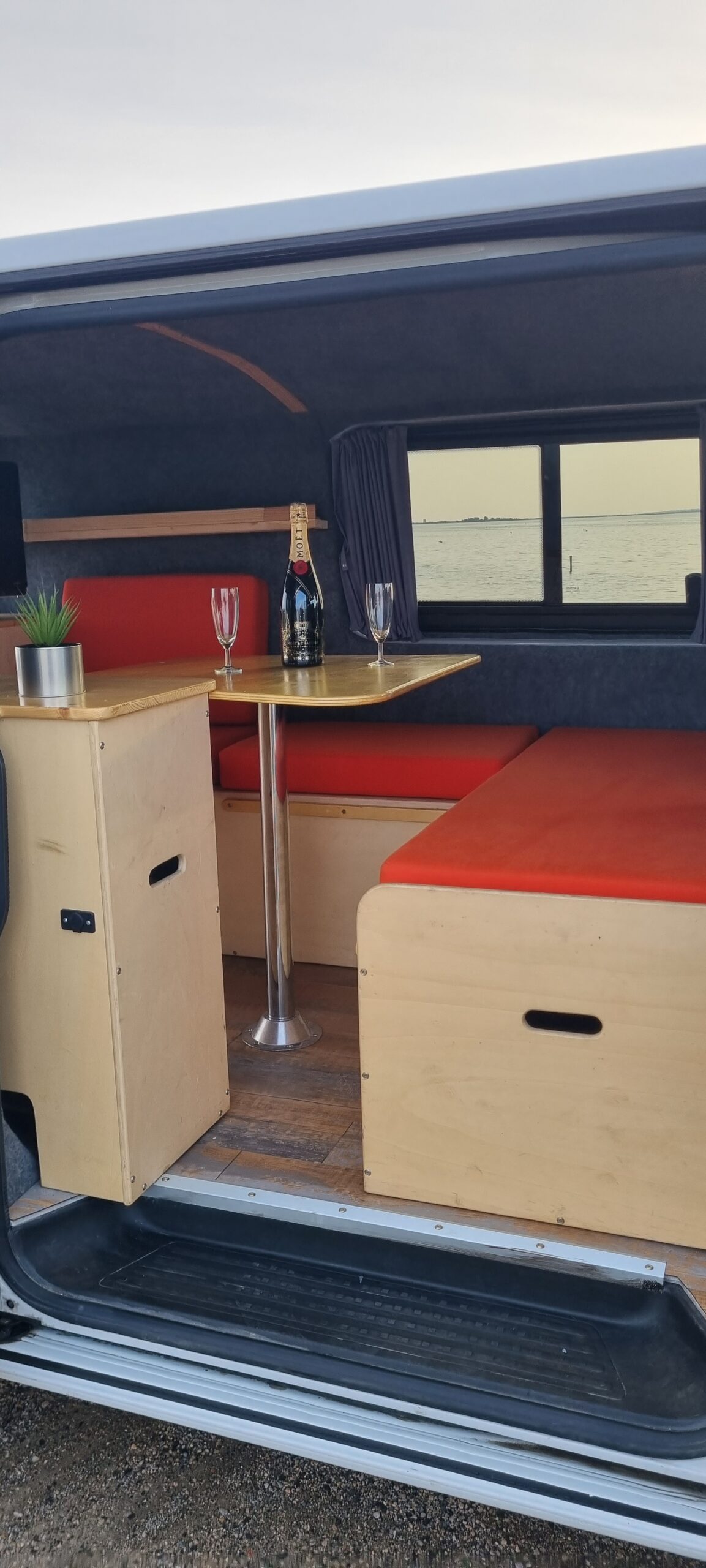 VOLKSWAGEN TRANSPORTER T6 2.0L TDI 150 CH EDITION AVEC AMENAGEMENT “CAMPING”