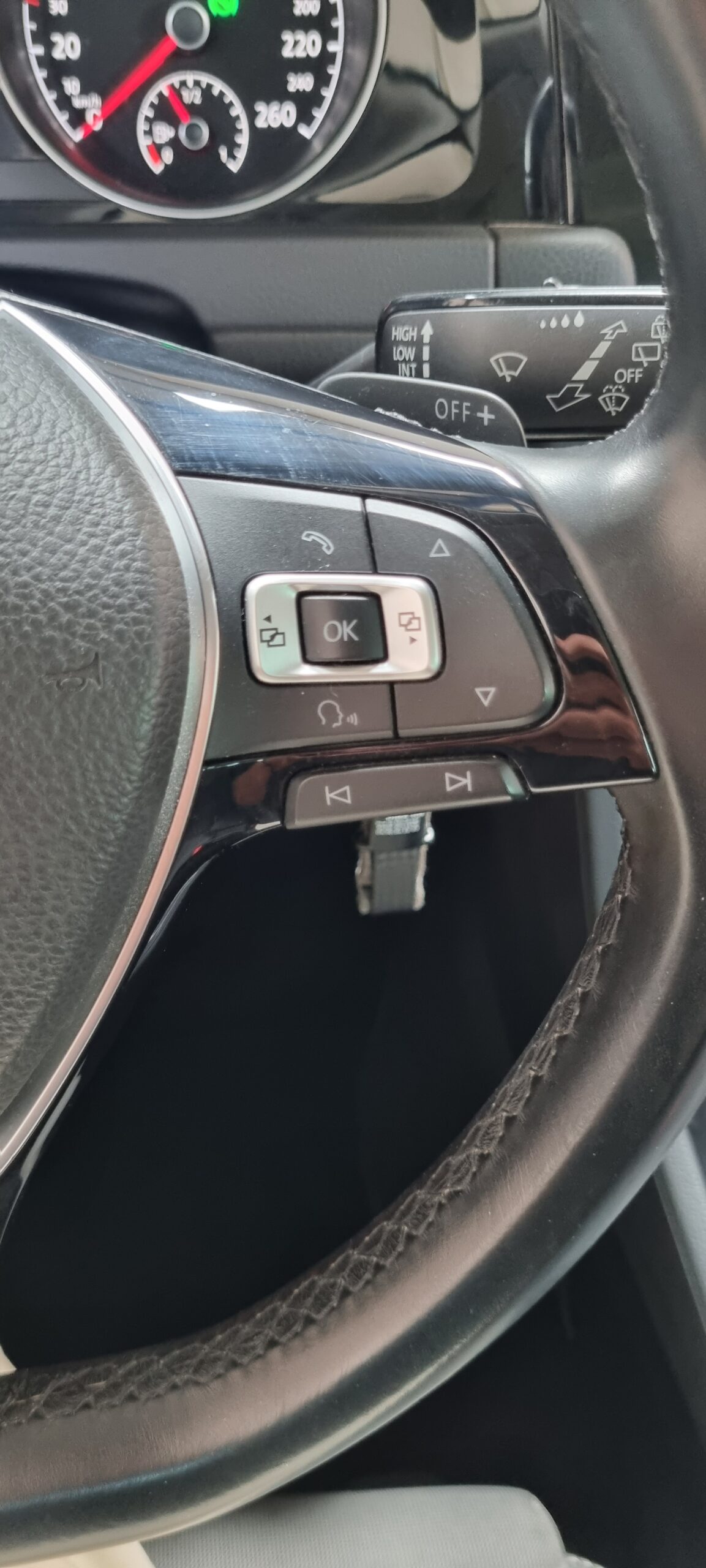 VOLKSWAGEN GOLF 7 1.4L TSI 150CH CARAT PACK EXT R-LINE