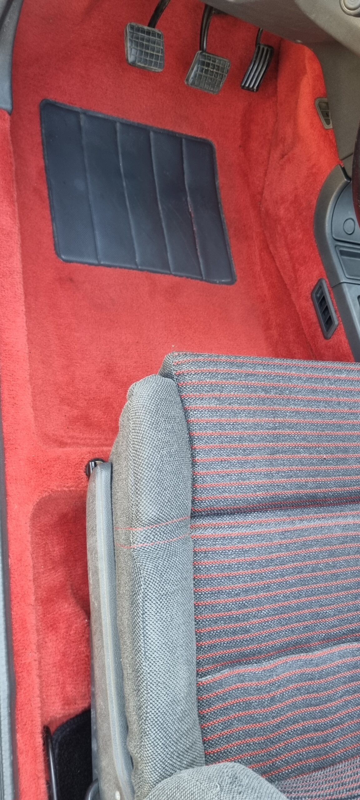 PEUGEOT 205 GTI 1.6L 115CH