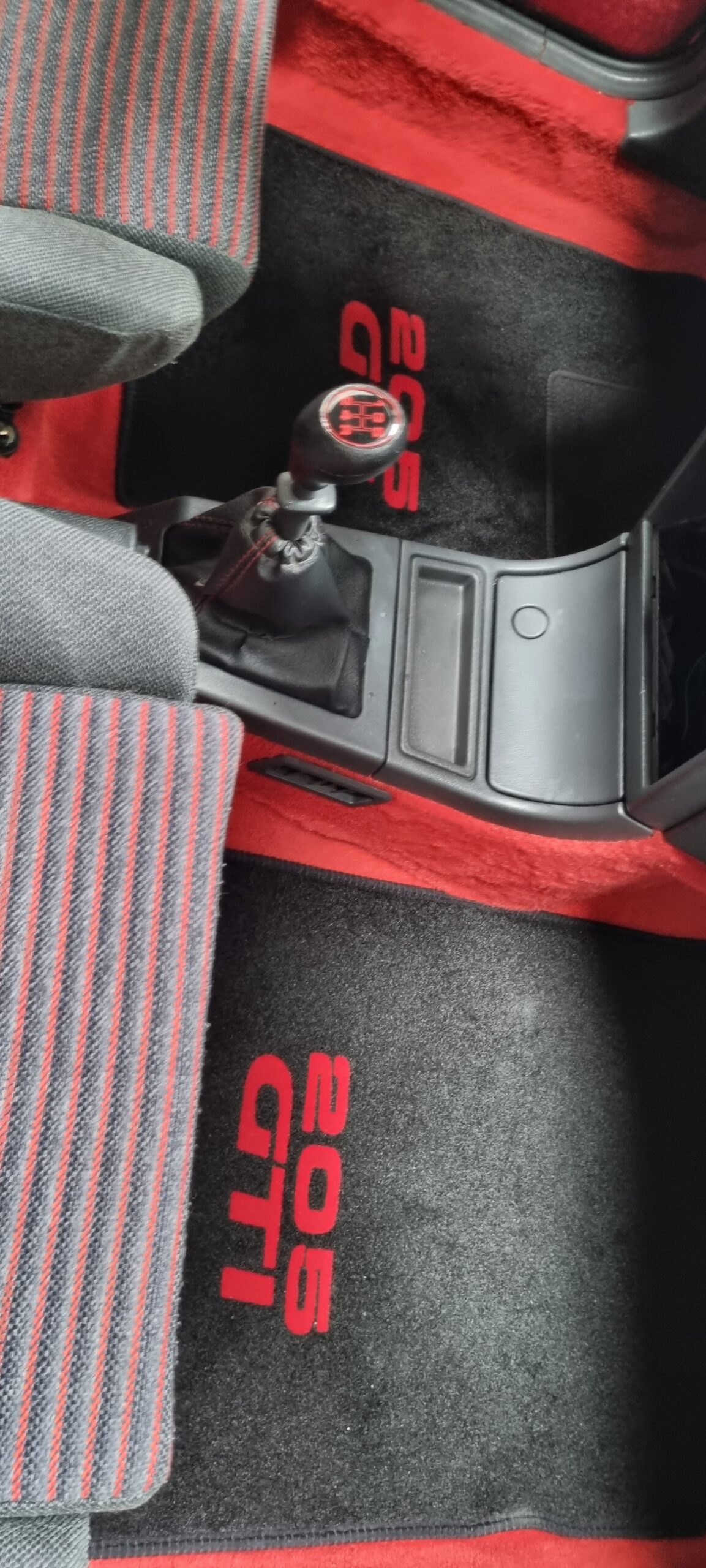 PEUGEOT 205 GTI 1.6L 115CH