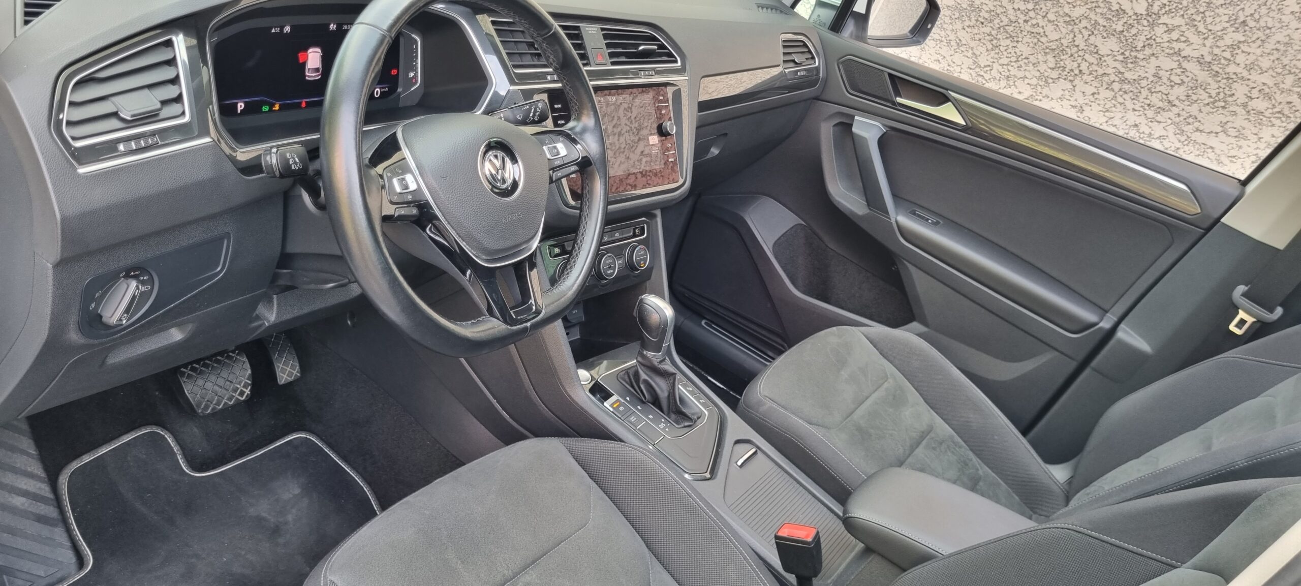 VOLKSWAGEN TIGUAN 1.5L TSI 150CH R-LINE DSG7