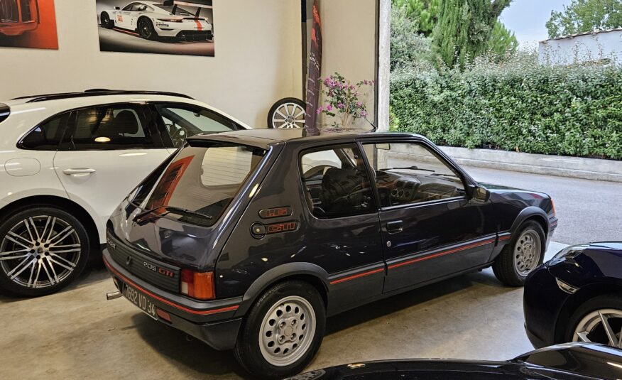 PEUGEOT 205 GTI 1.6L 115CH (RESTAURATION COMPLETE)