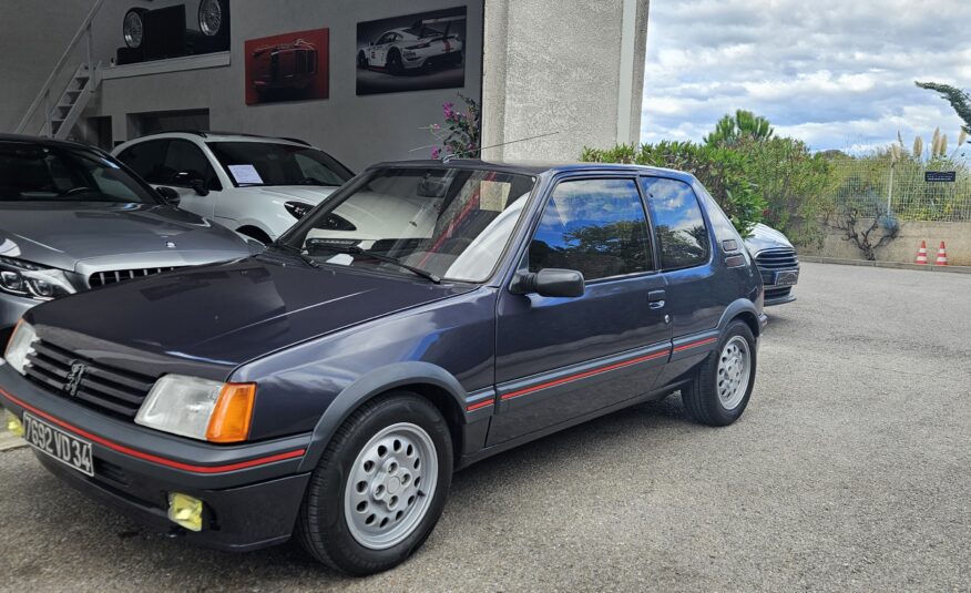 PEUGEOT 205 GTI 1.6L 115CH (RESTAURATION COMPLETE)