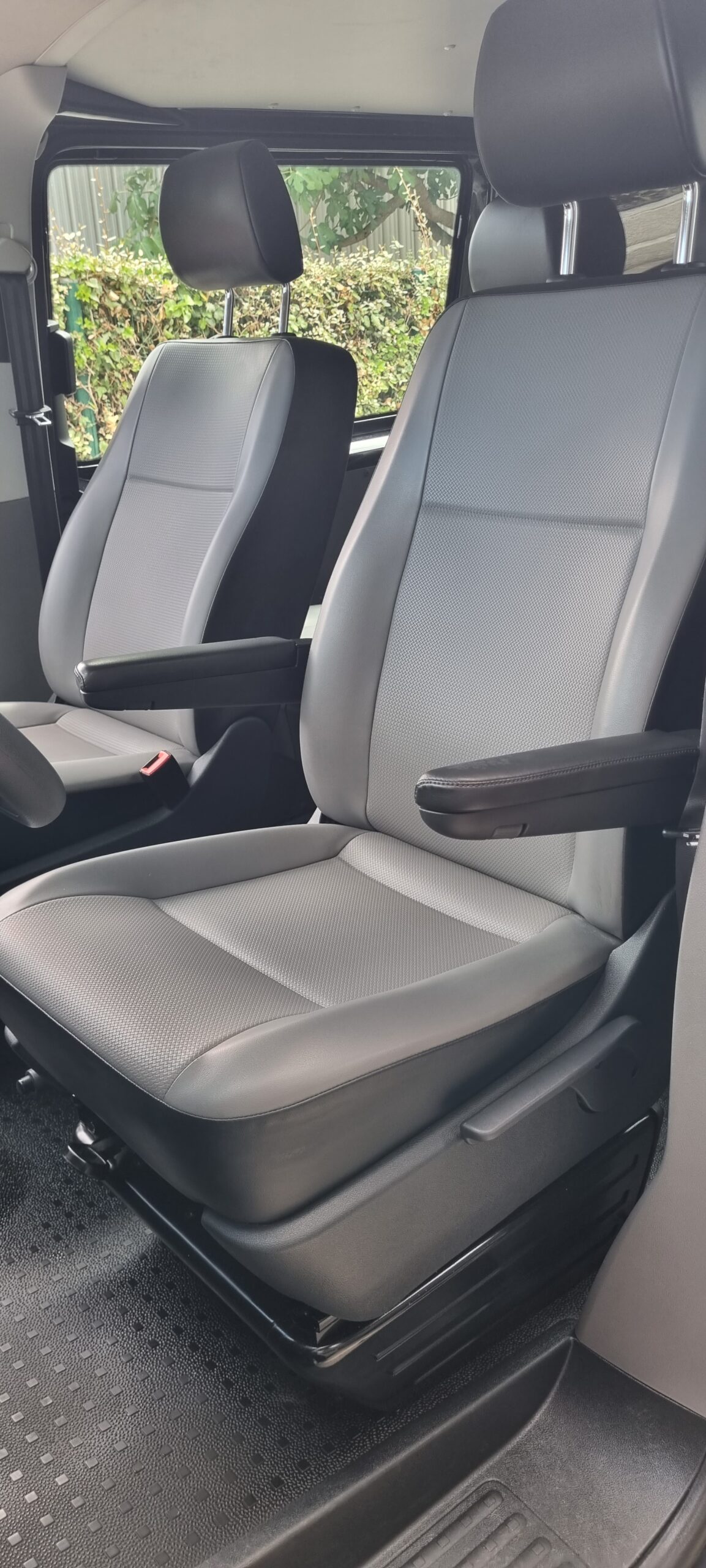 VOLKSWAGEN TRANSPORTER PROCAB T6.1 2.0L TDI 150 DSG