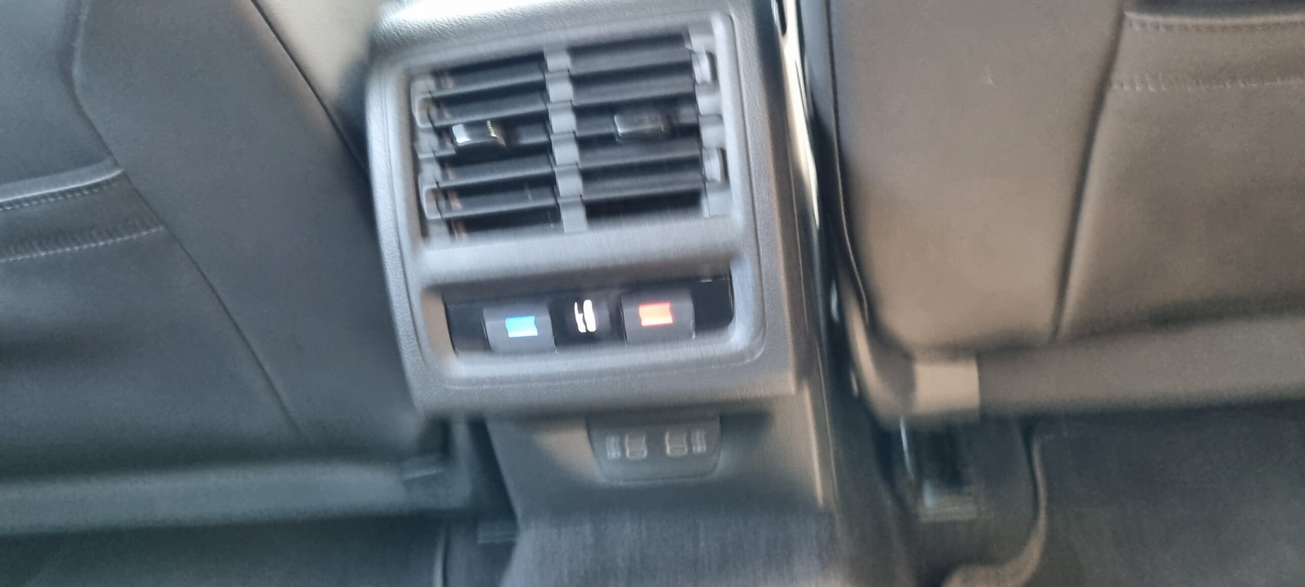 VOLKSWAGEN GOLF 8 1.5L E-TSI 150CH R-LINE