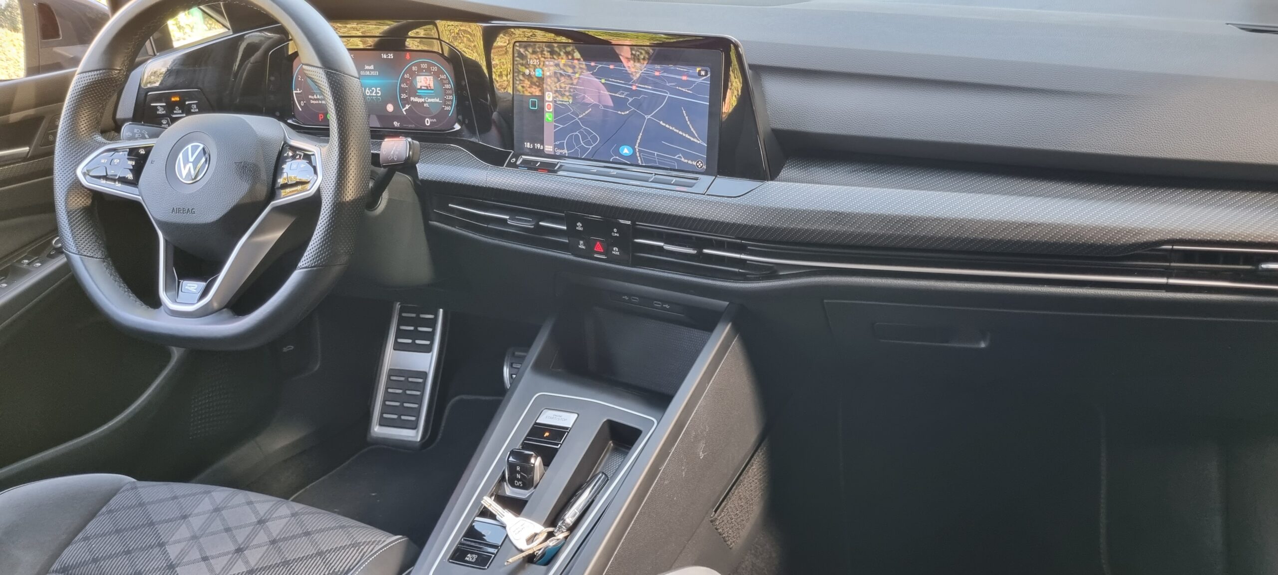 VOLKSWAGEN GOLF 8 1.5L E-TSI 150CH R-LINE