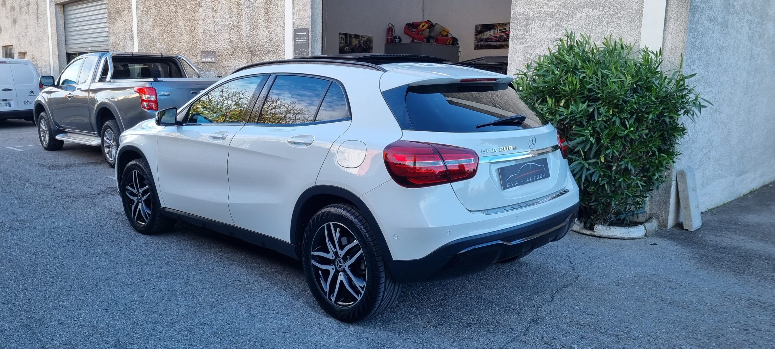 MERCEDES GLA 200 D 7G-TRONIC SENSATION