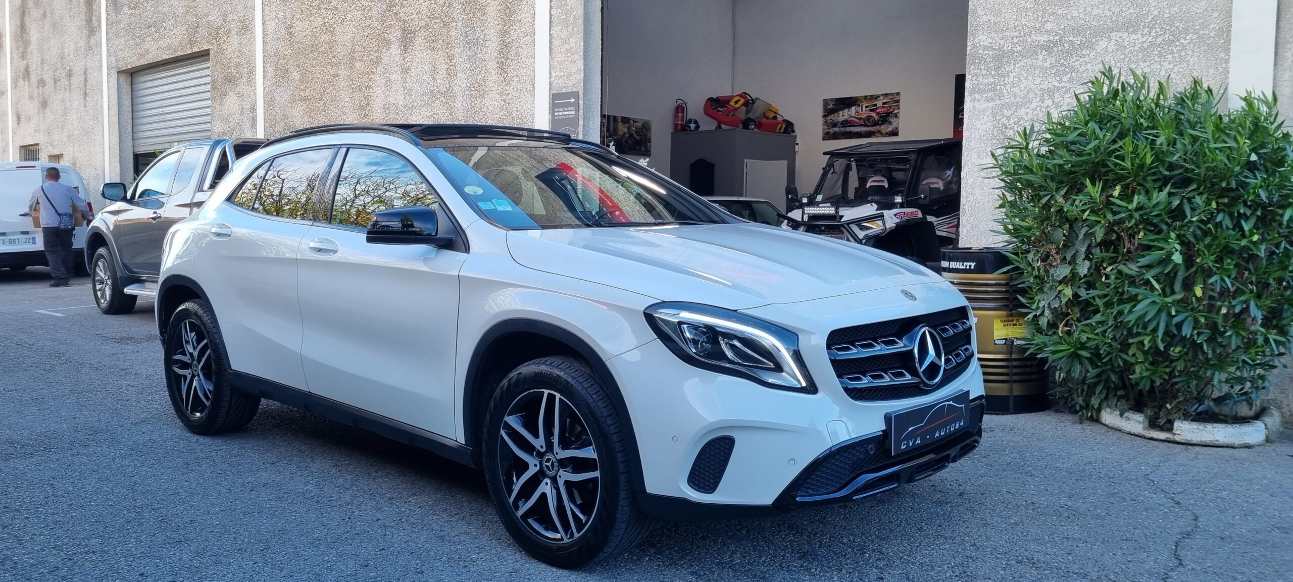 MERCEDES GLA 200 D 7G-TRONIC SENSATION