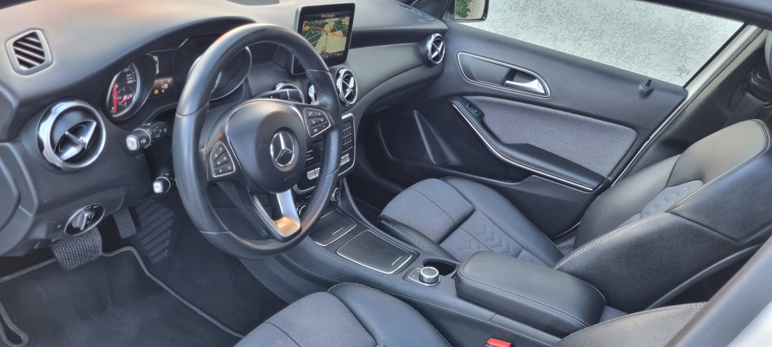 MERCEDES GLA 200 D 7G-TRONIC SENSATION