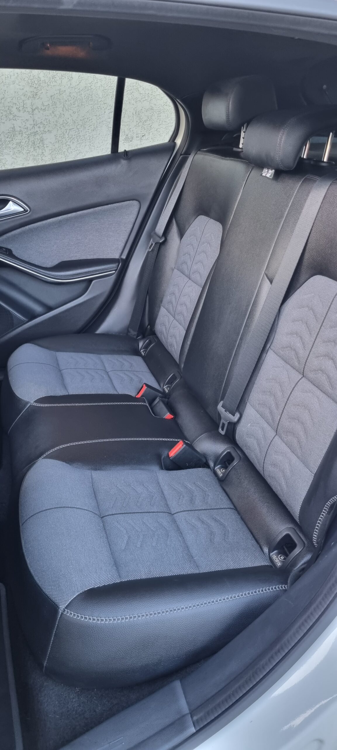 MERCEDES GLA 200 D 7G-TRONIC SENSATION