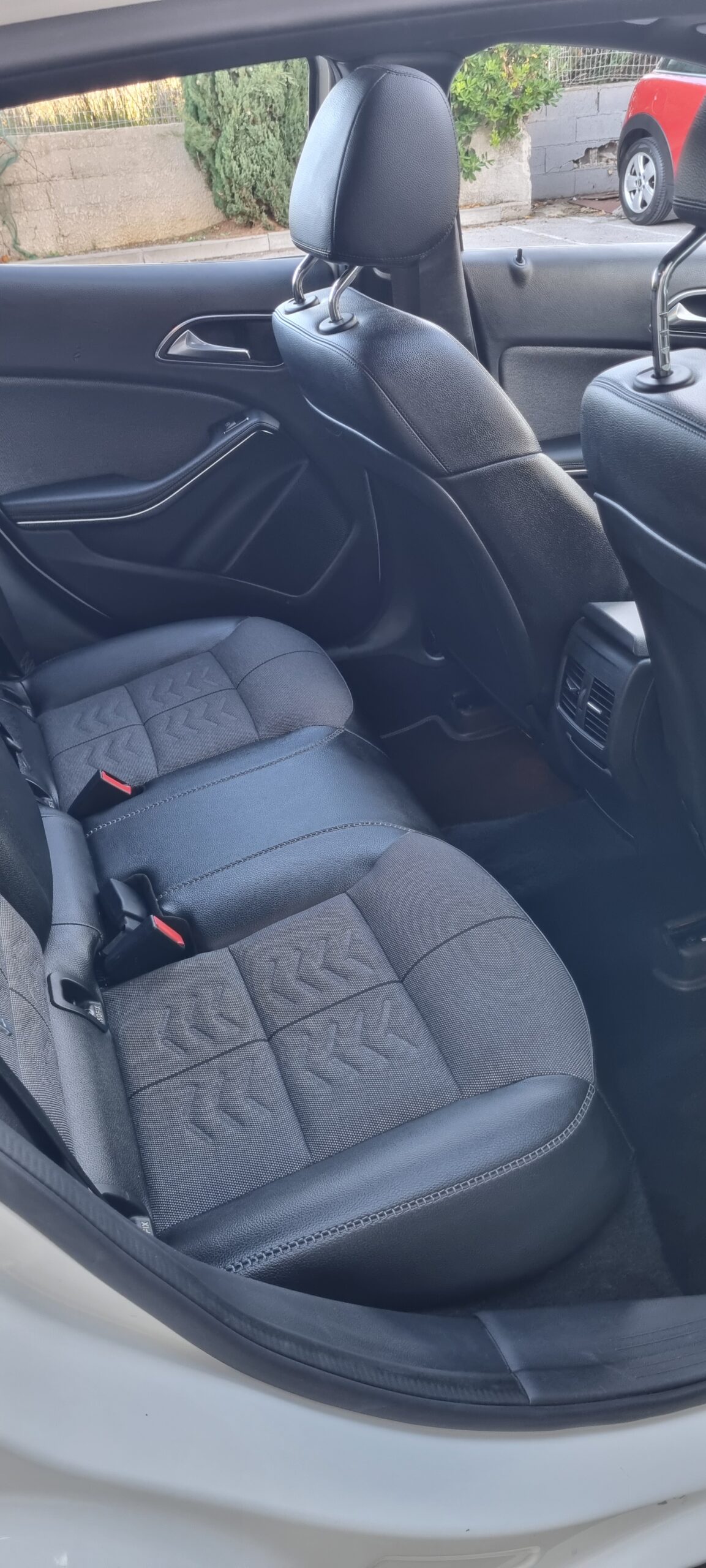 MERCEDES GLA 200 D 7G-TRONIC SENSATION