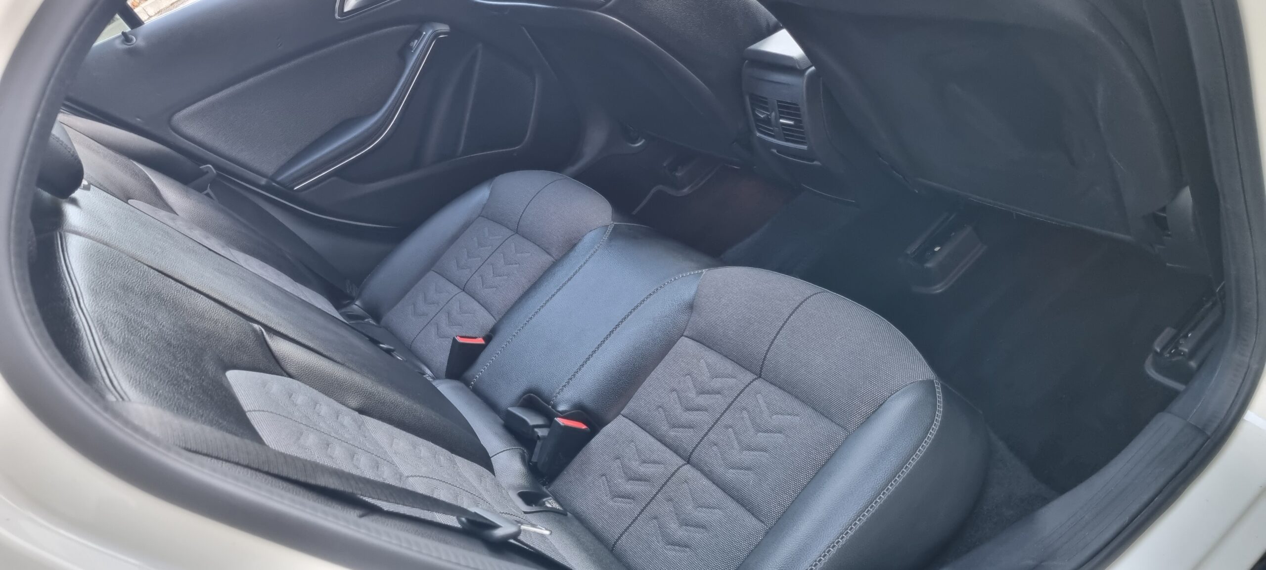 MERCEDES GLA 200 D 7G-TRONIC SENSATION