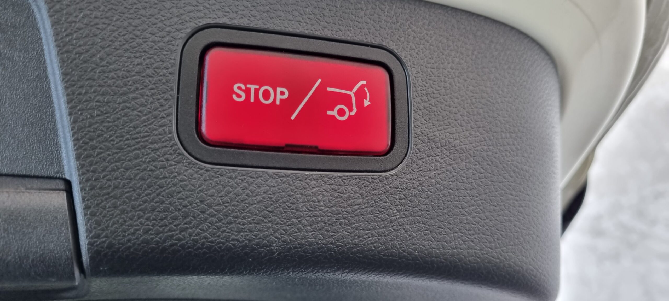 MERCEDES GLA 200 D 7G-TRONIC SENSATION