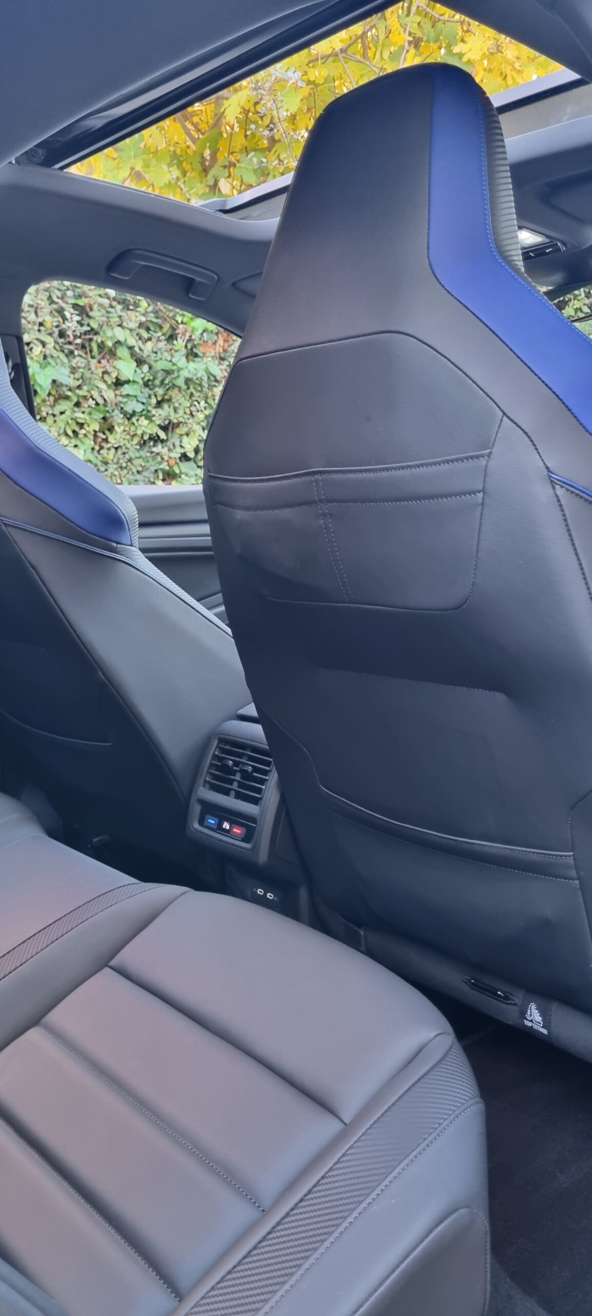 VOLKSWAGEN GOLF 8 R 2.0L TSI 320CH PACK PERFORMANCE 4 MOTION