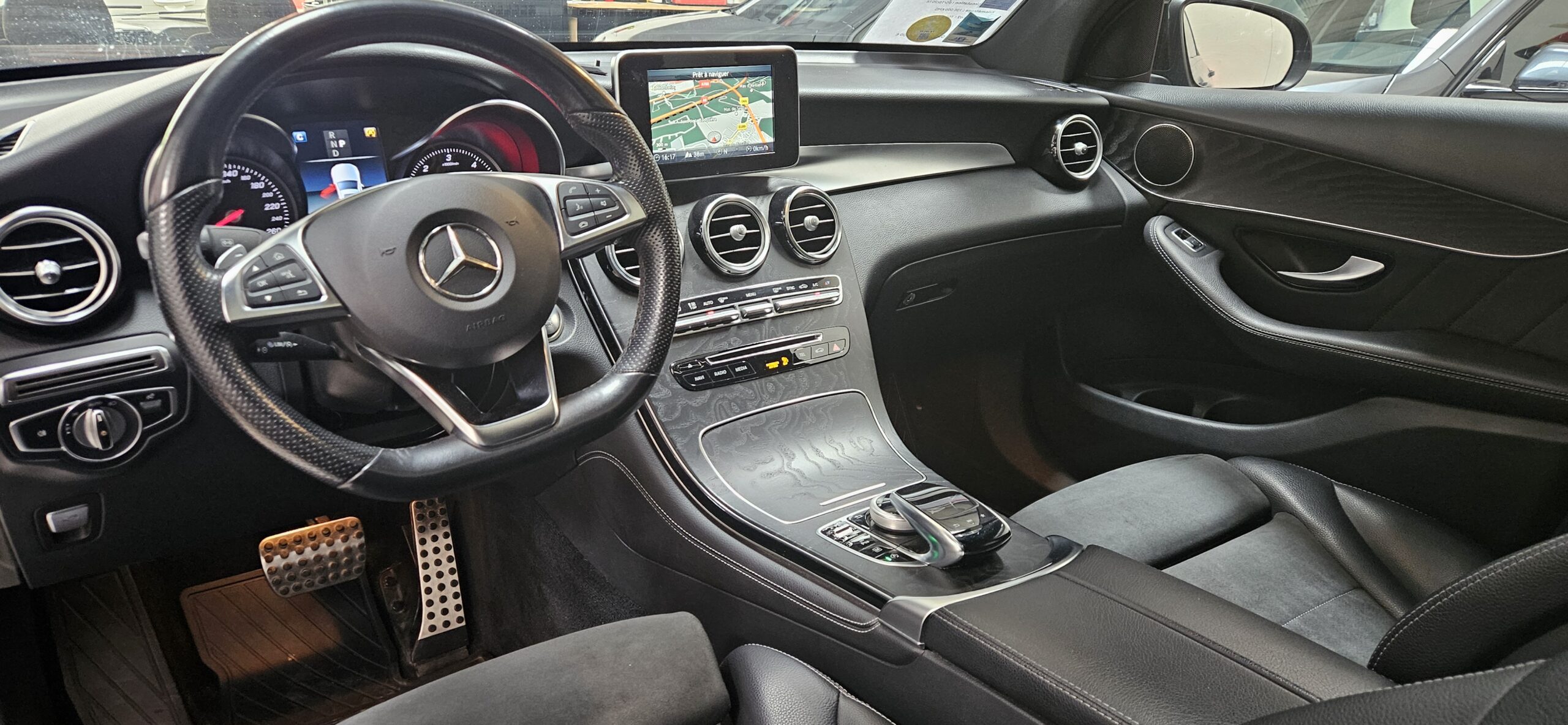 MERCEDES GLC COUPE 250D PACK AMG