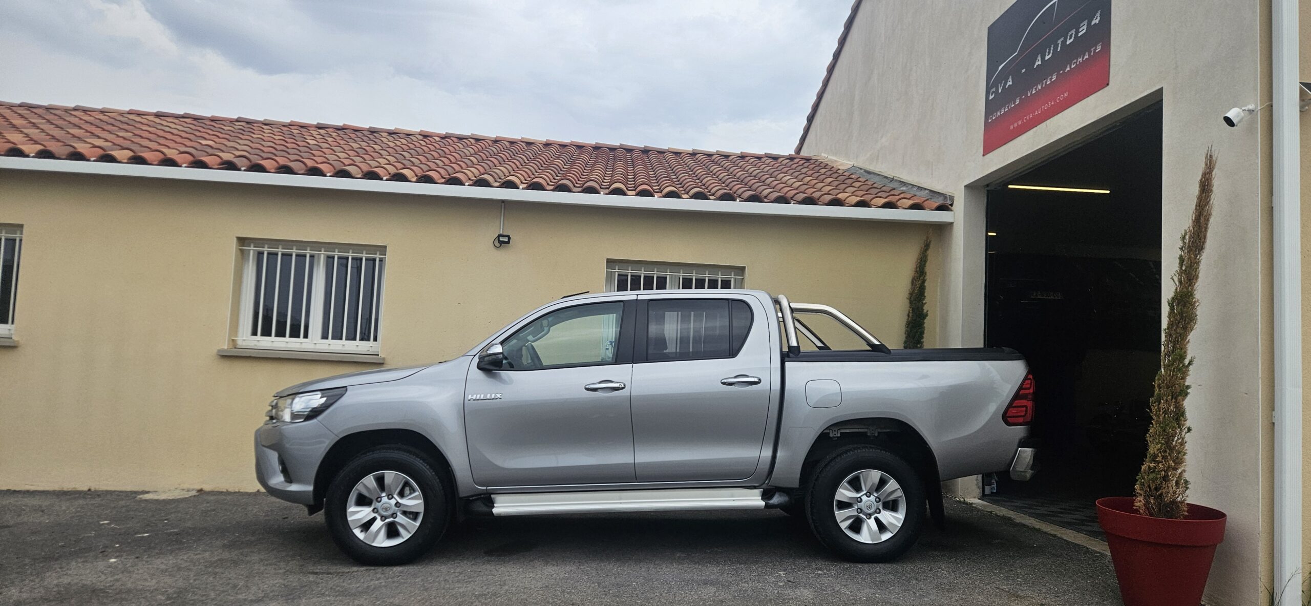 TOYOTA HILUX DOUBLE CABINE 2.4L TD 150CH LEGEND