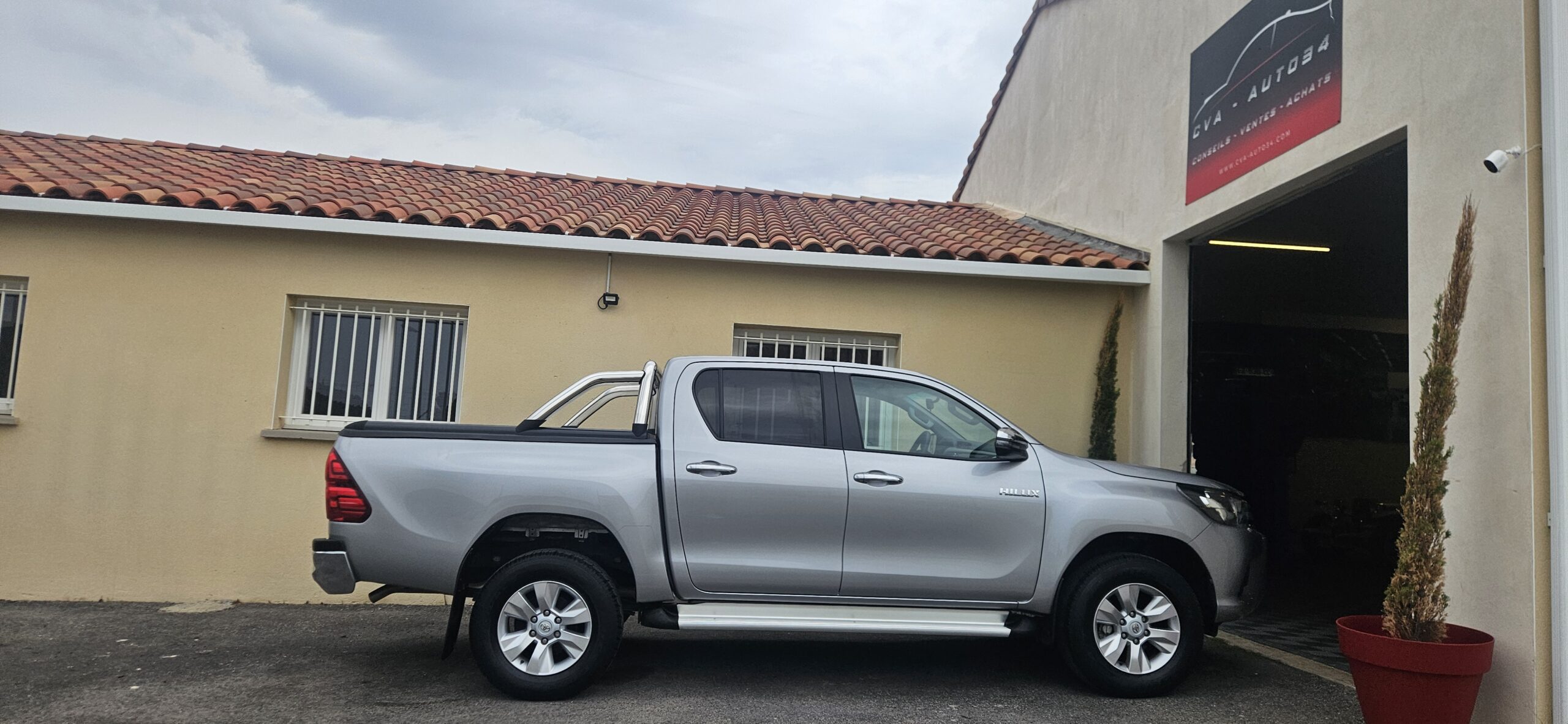 TOYOTA HILUX DOUBLE CABINE 2.4L TD 150CH LEGEND