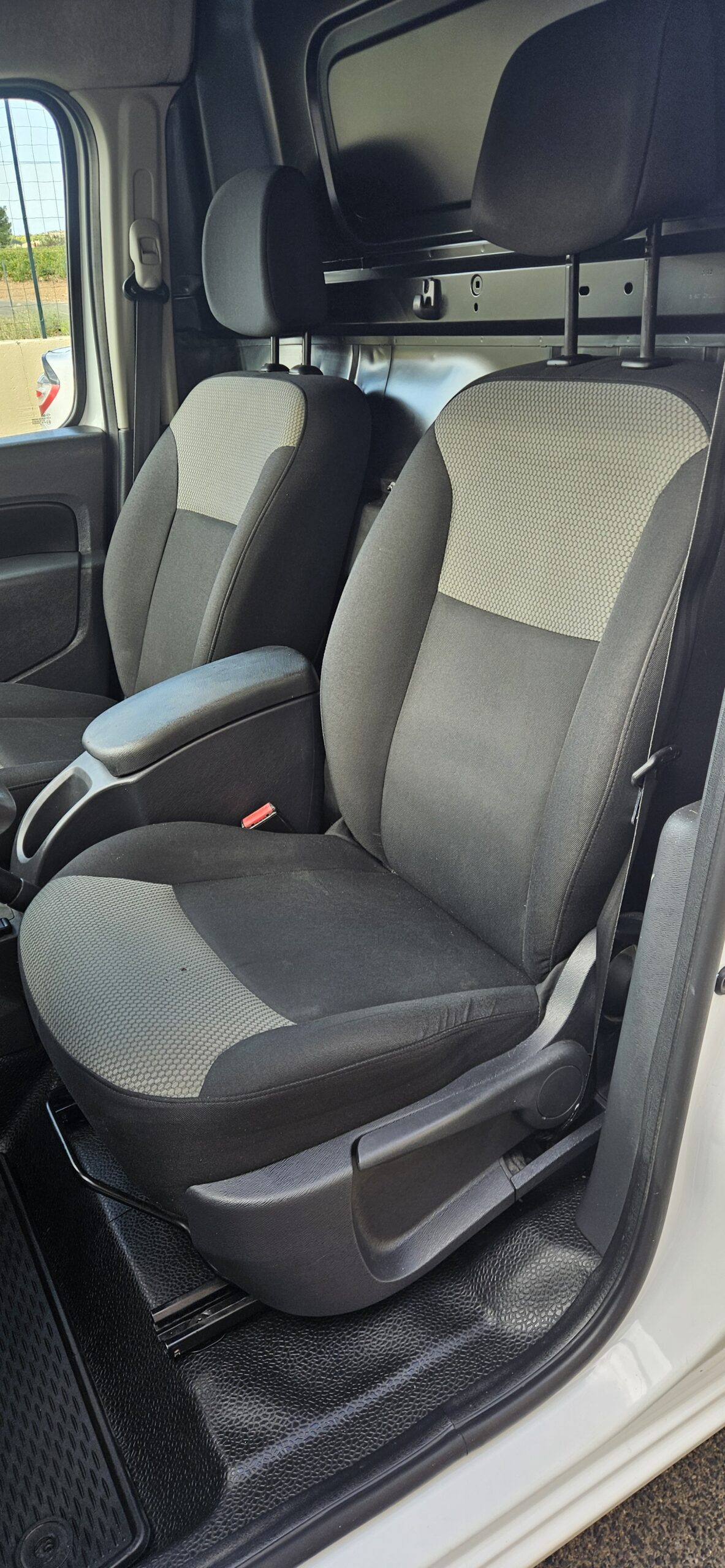 RENAULT KANGOO 1.5L DCI 90 CH EXTRA R-LINK BOITE AUTO AVEC GIRAFON