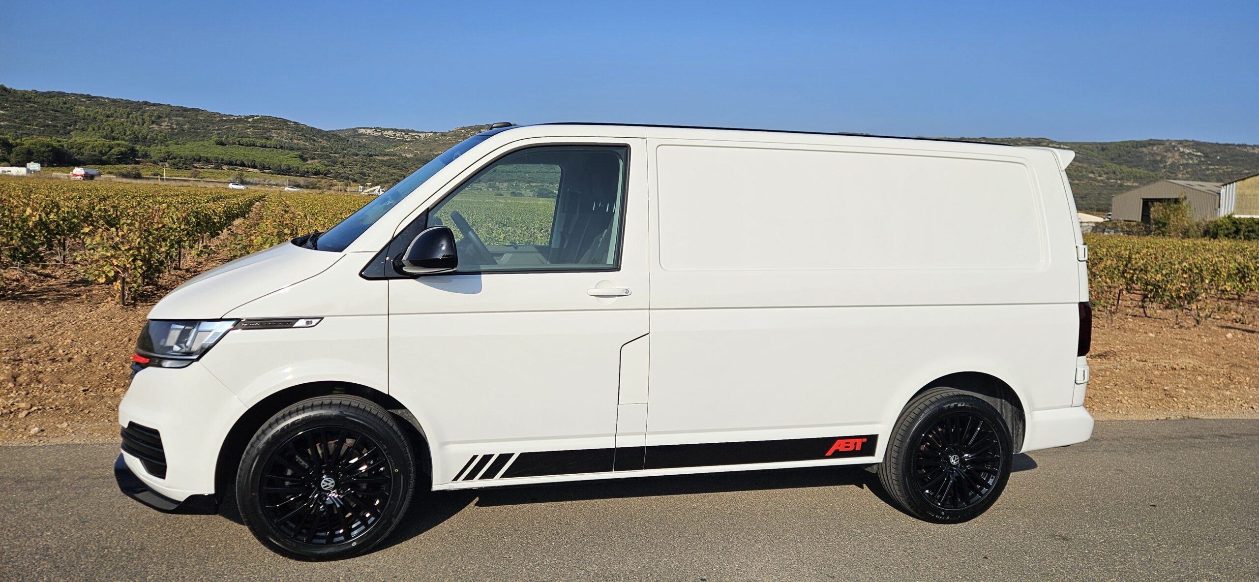 VOLKSWAGEN TRANSPORTER T6.1 2.0L TDI 110 CH LOOK ABT