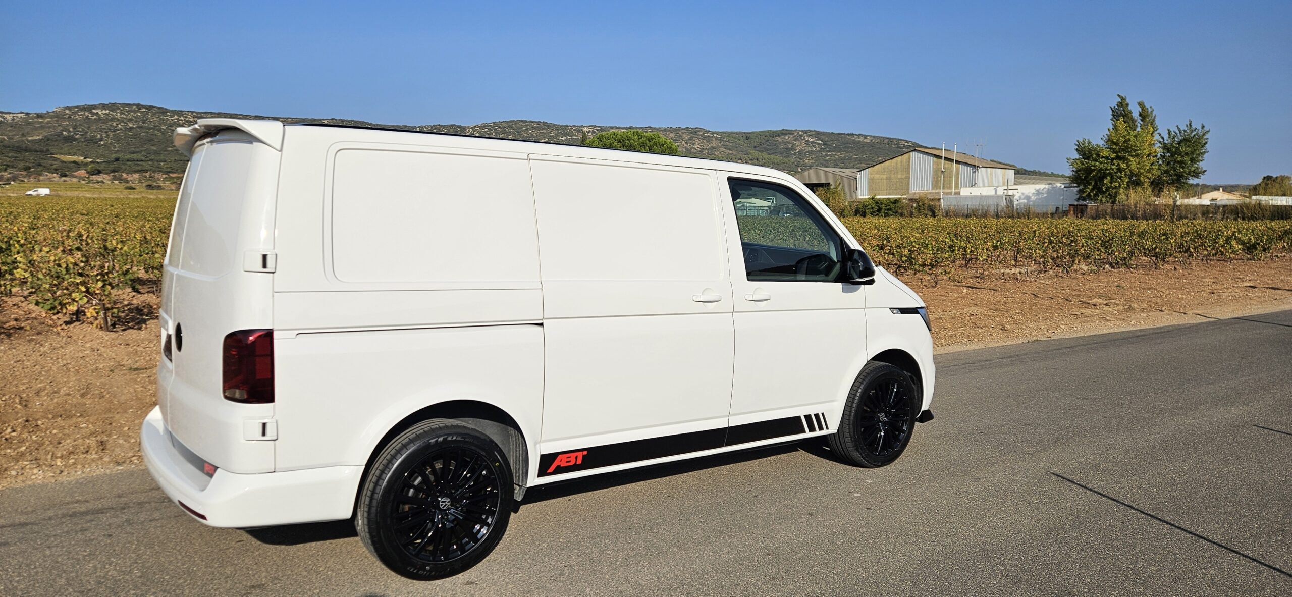 VOLKSWAGEN TRANSPORTER T6.1 2.0L TDI 110 CH LOOK ABT