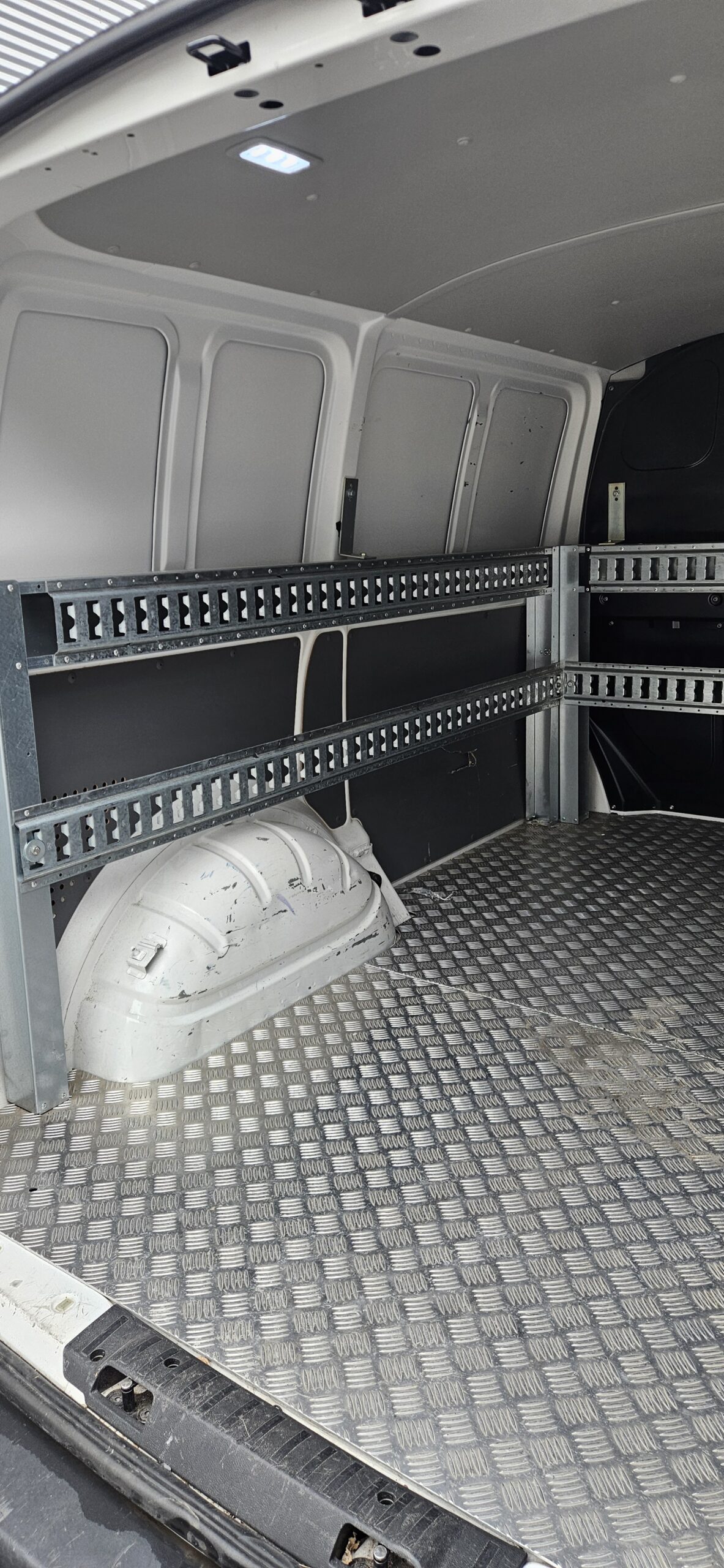 VOLKSWAGEN TRANSPORTER T6.1 2.0L TDI 110 CH LOOK ABT