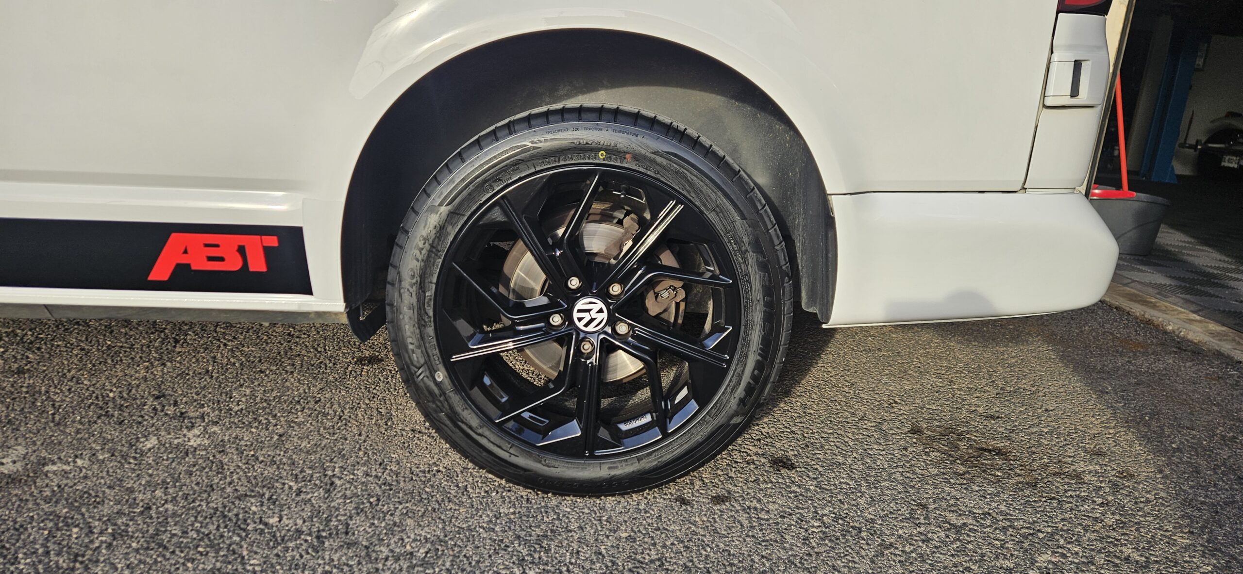 VOLKSWAGEN TRANSPORTER T6.1 2.0L TDI 110 CH LOOK ABT